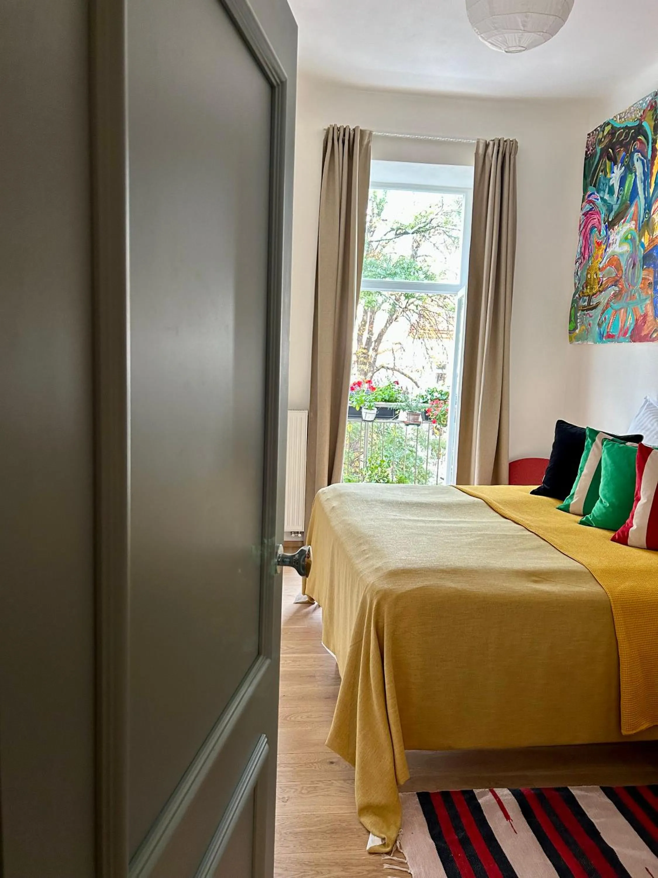Bed in Green balcony & king size bed