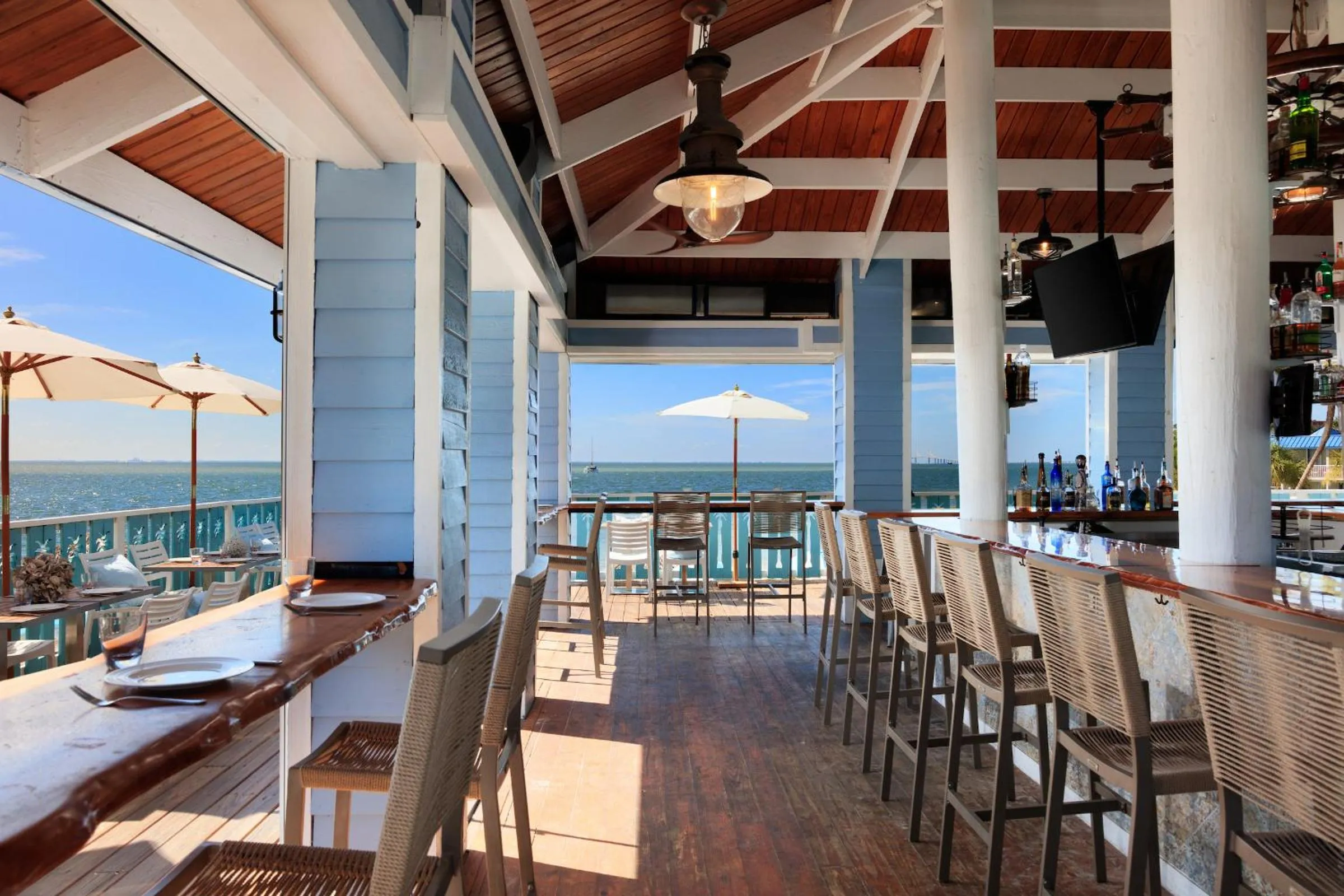 Lounge or bar in SkyBeach Resort