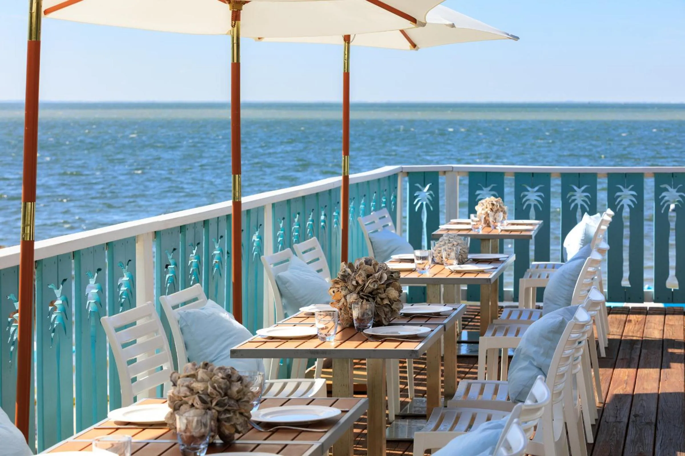 Lounge or bar in SkyBeach Resort