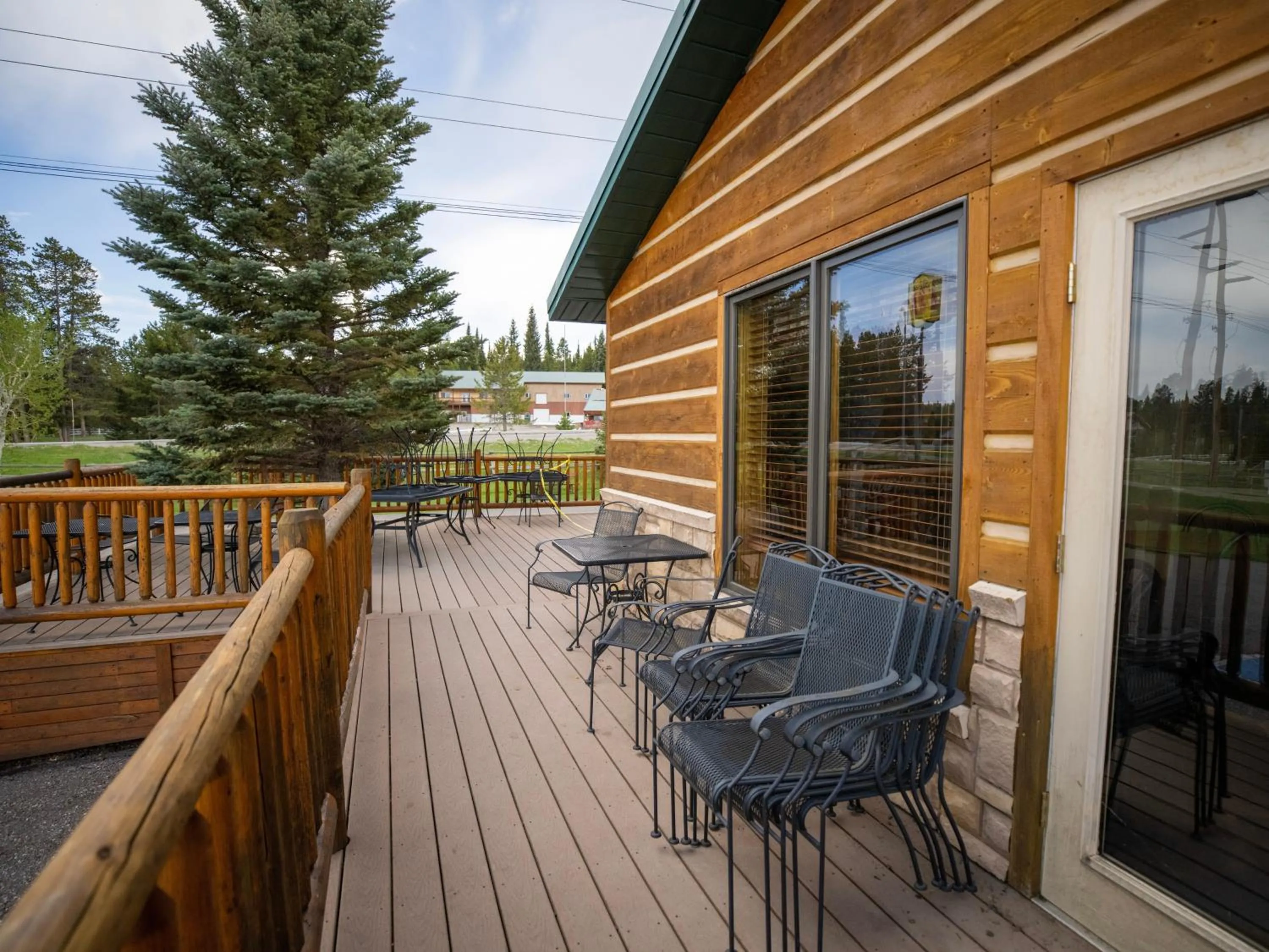 Property building in Mountain Vista Hotel