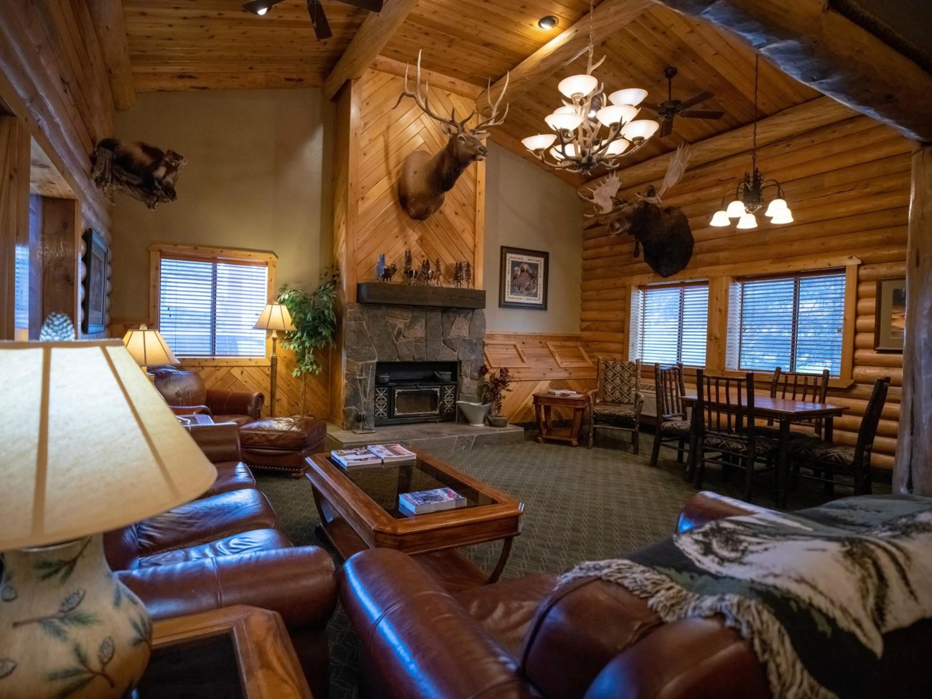 Lobby or reception, Seating Area in Super 8 by Wyndham West Yellowstone