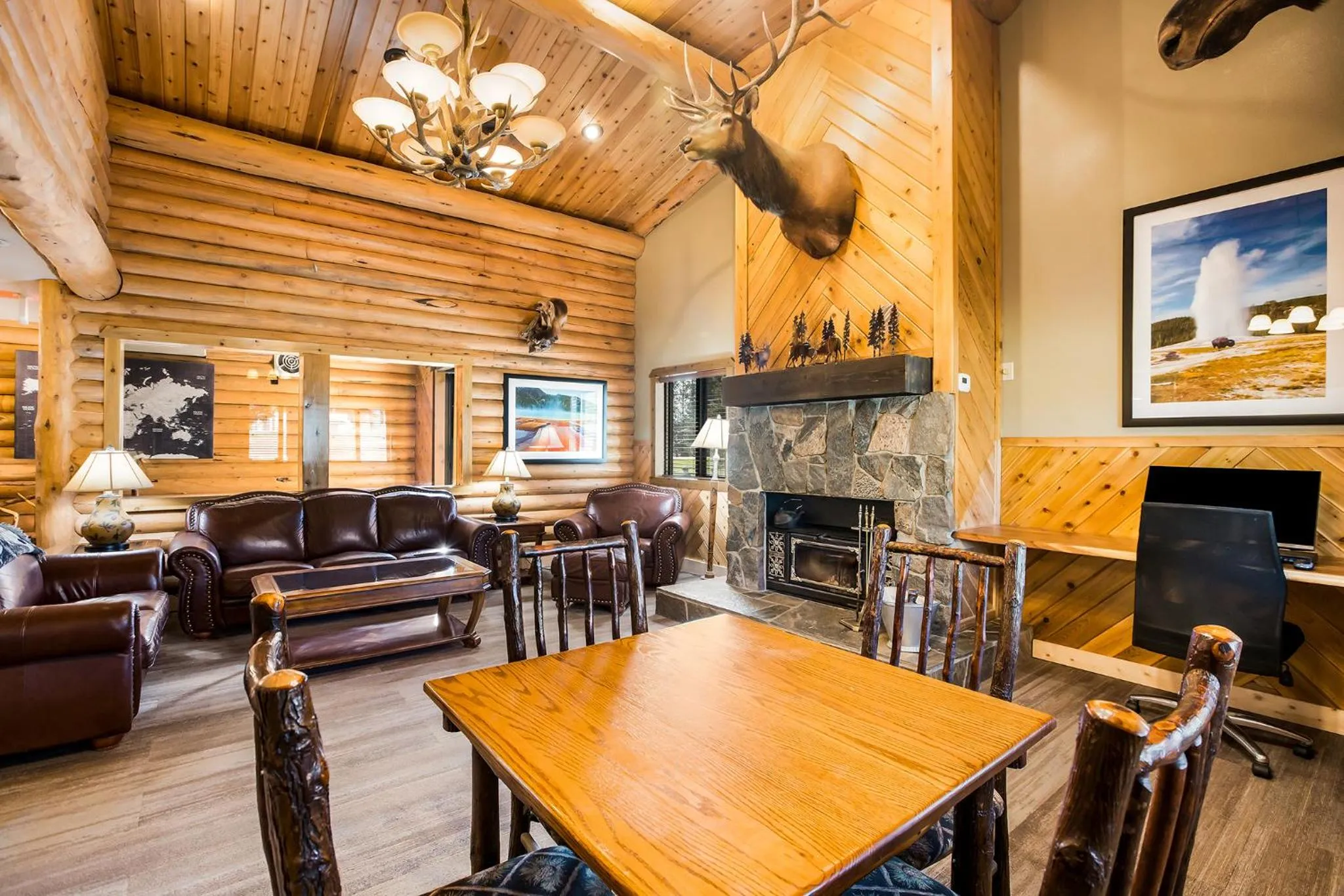 Lobby or reception in Mountain Vista Hotel