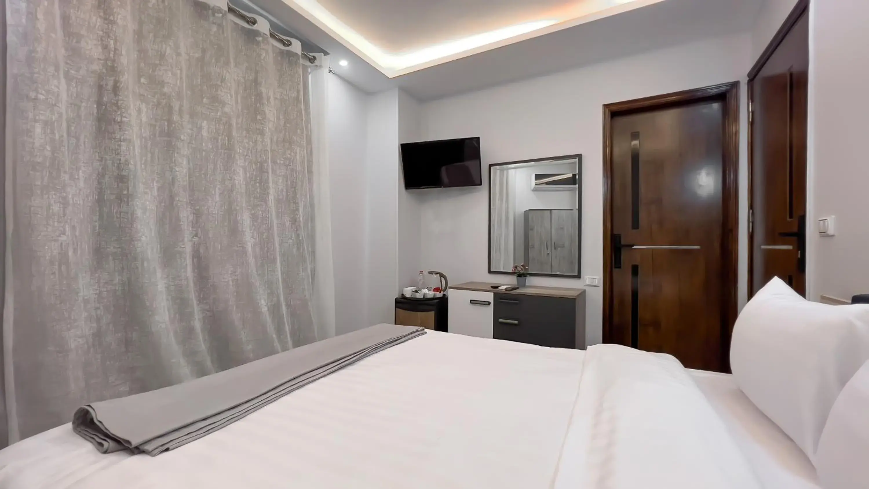 Deluxe Double Room - single occupancy in pyramids tower view inn Deluxe Double Room - single occupancy in pyramids tower view inn