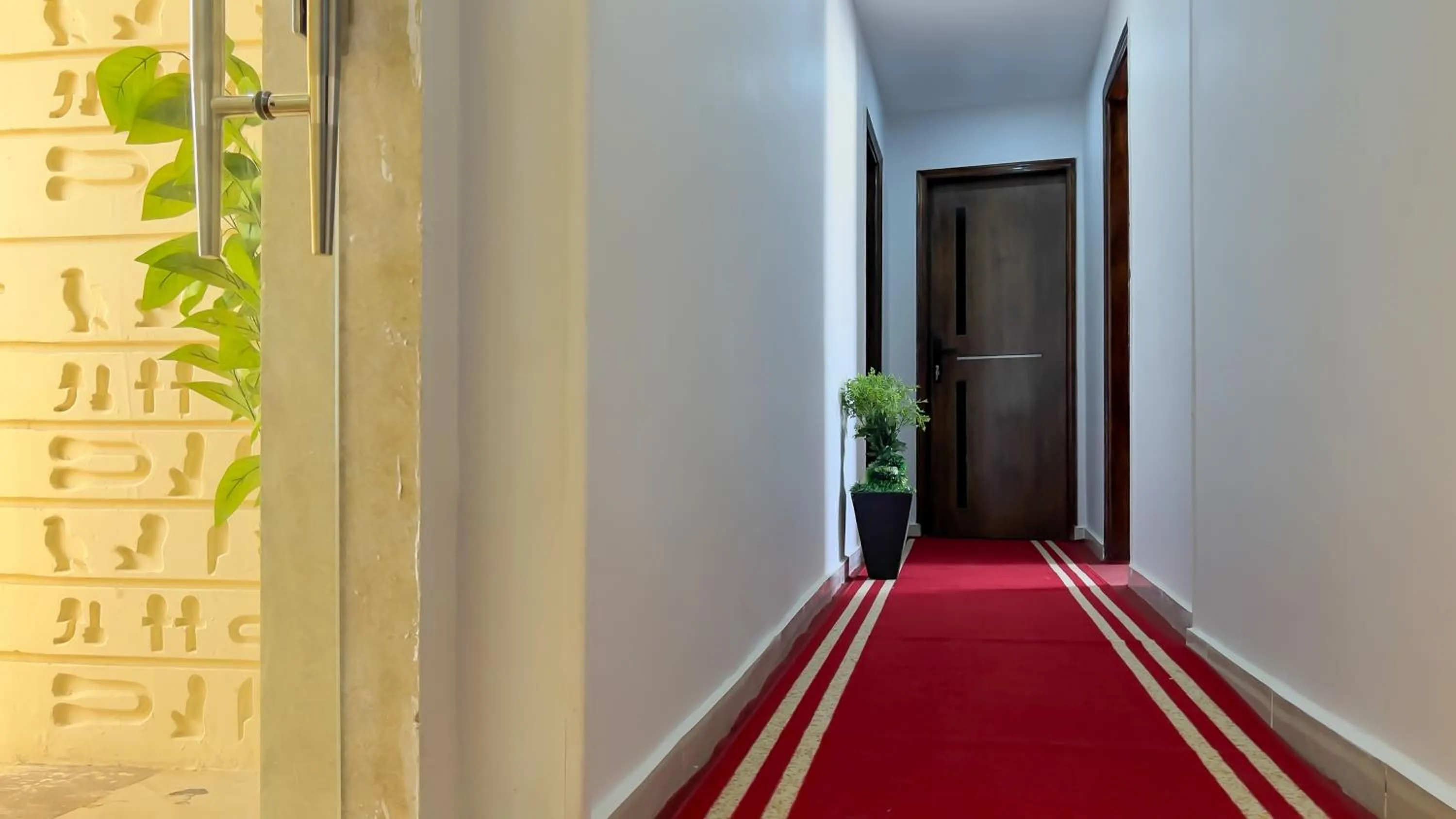 Facade/entrance in pyramids tower view inn