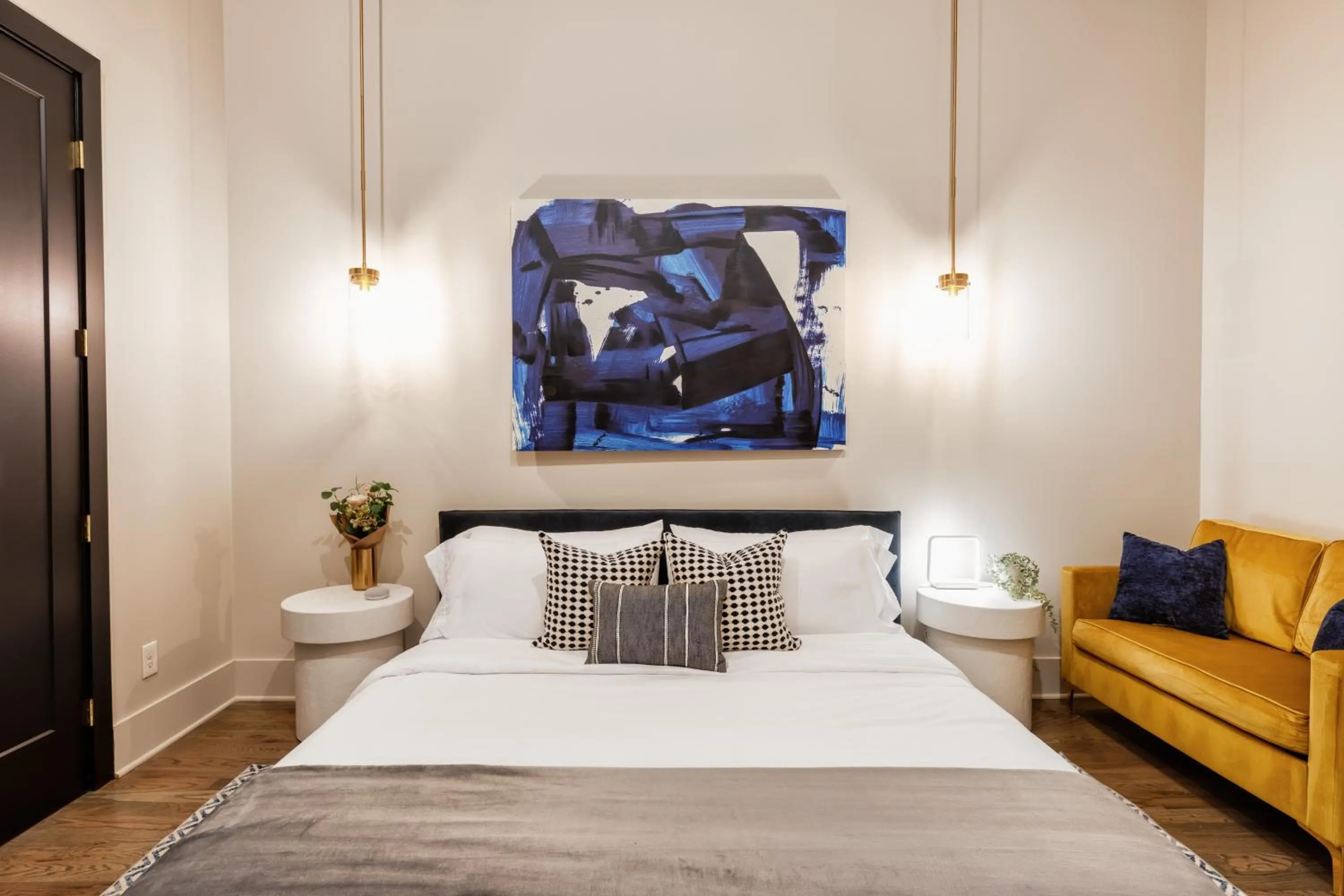 Bed in Union St Lofts - Salon - Day Spa