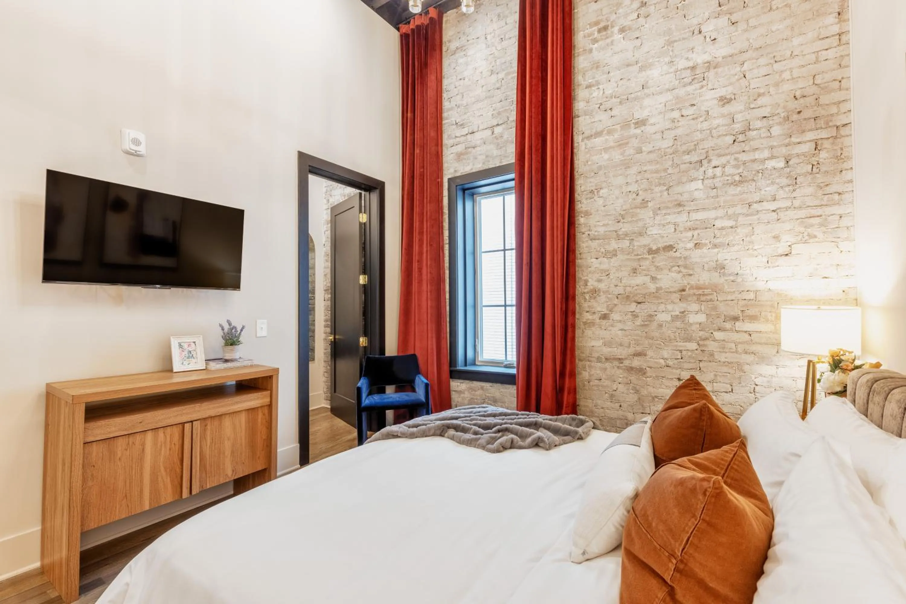 Bed in Union St Lofts - Salon - Day Spa