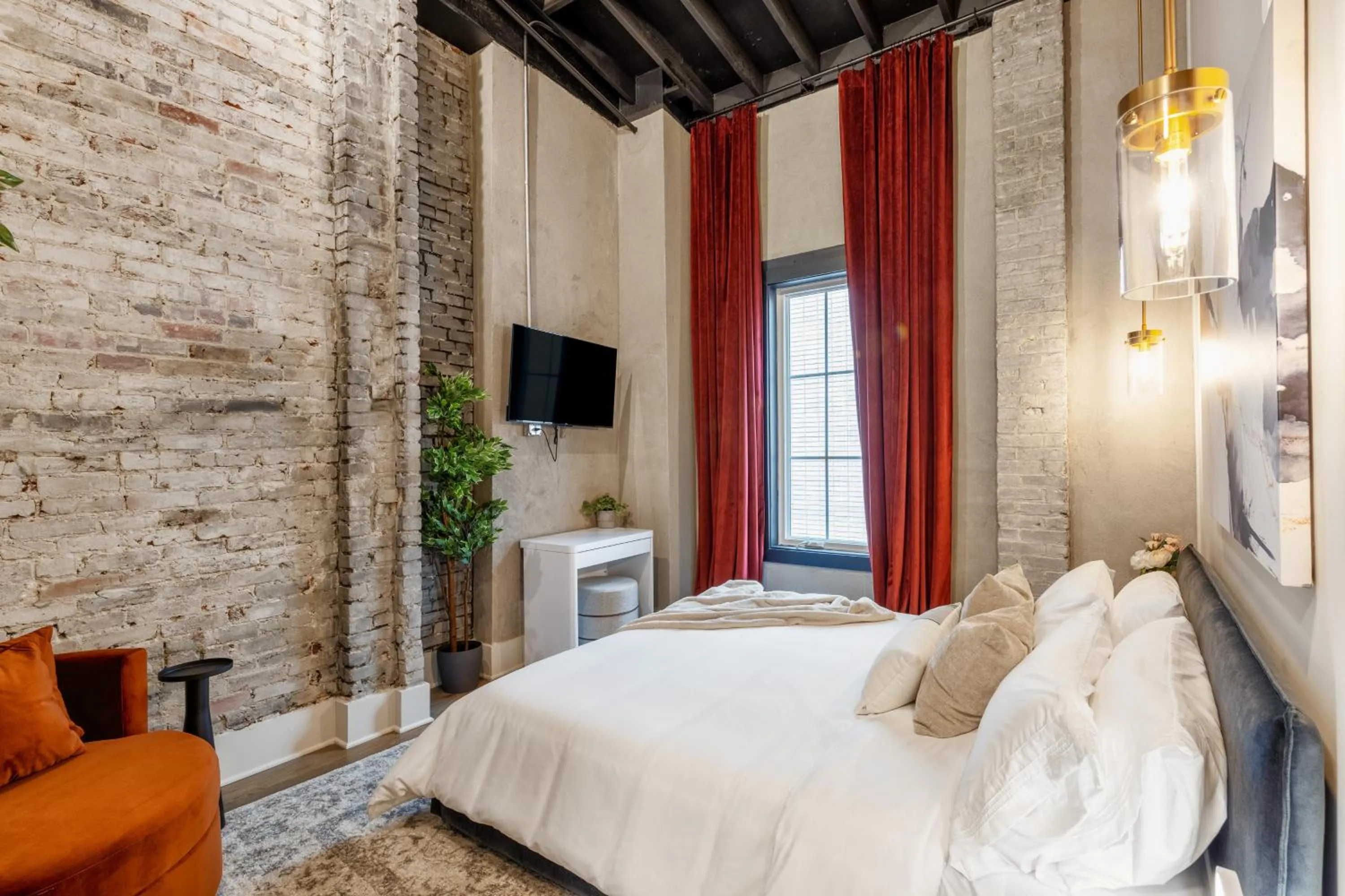 Bed in Union St Lofts - Salon - Day Spa