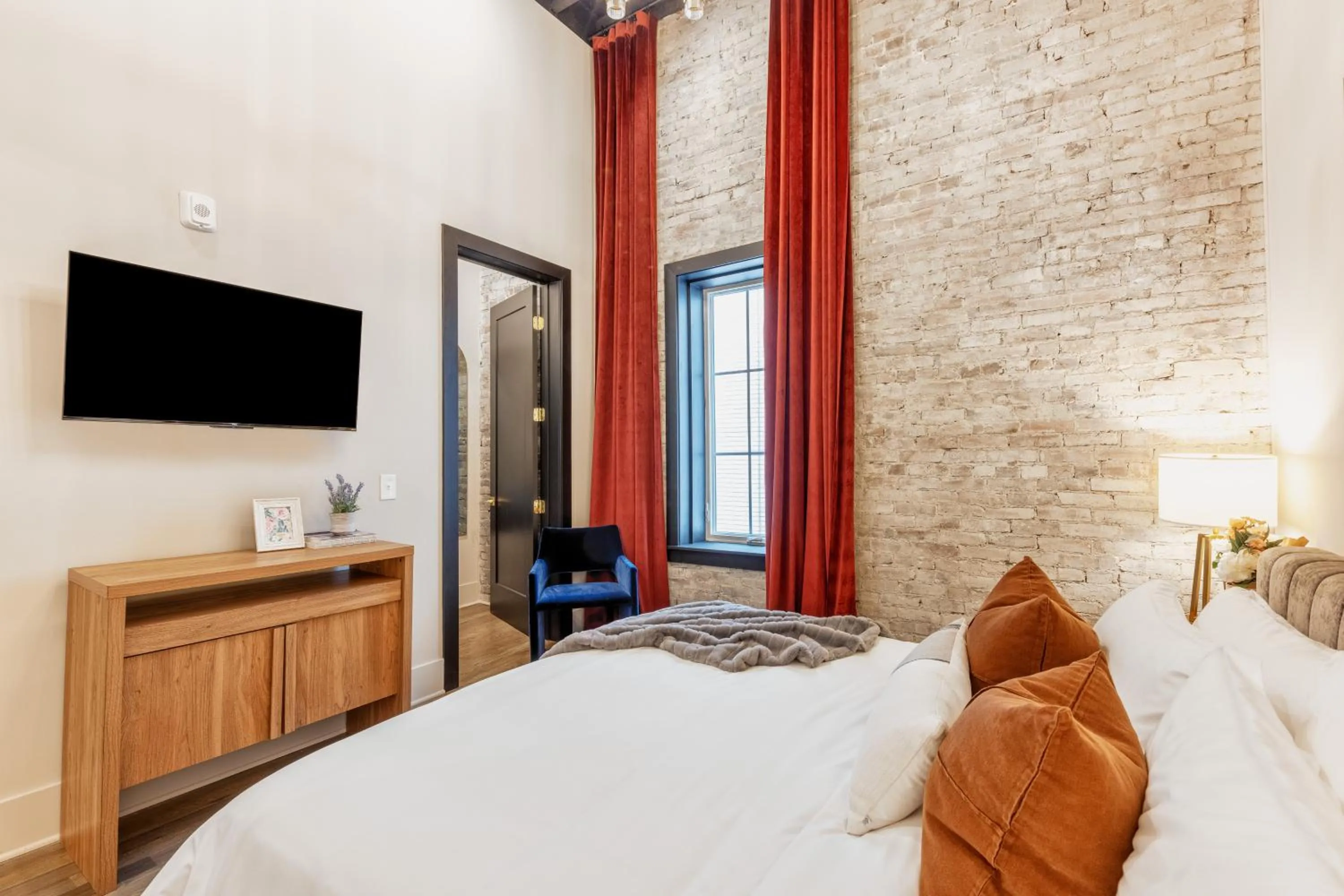 Bed in Union St Lofts - Salon - Day Spa