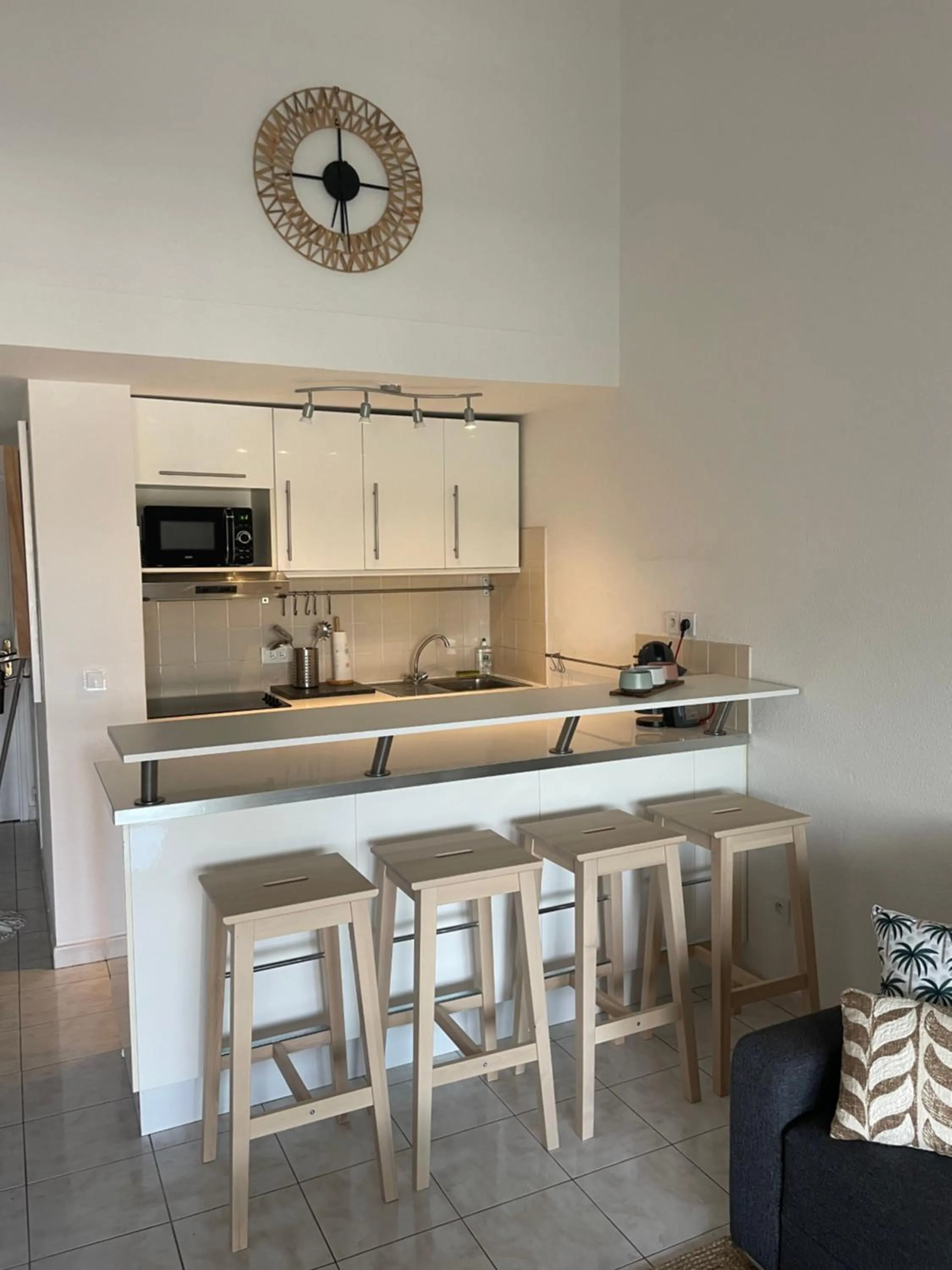 Kitchen or kitchenette in Appartement avec piscine
