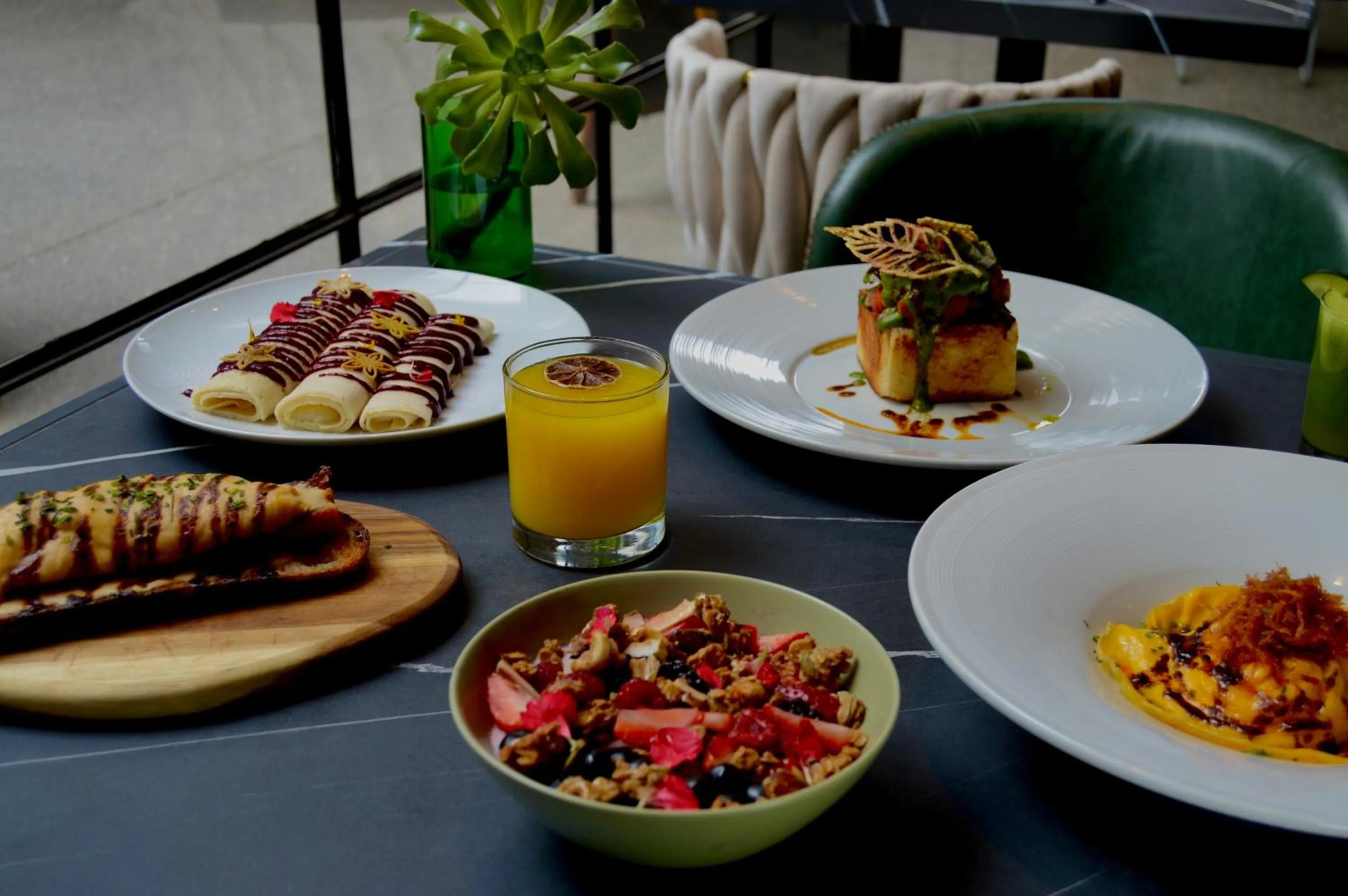 Restaurant/places to eat in Hotel Brecha