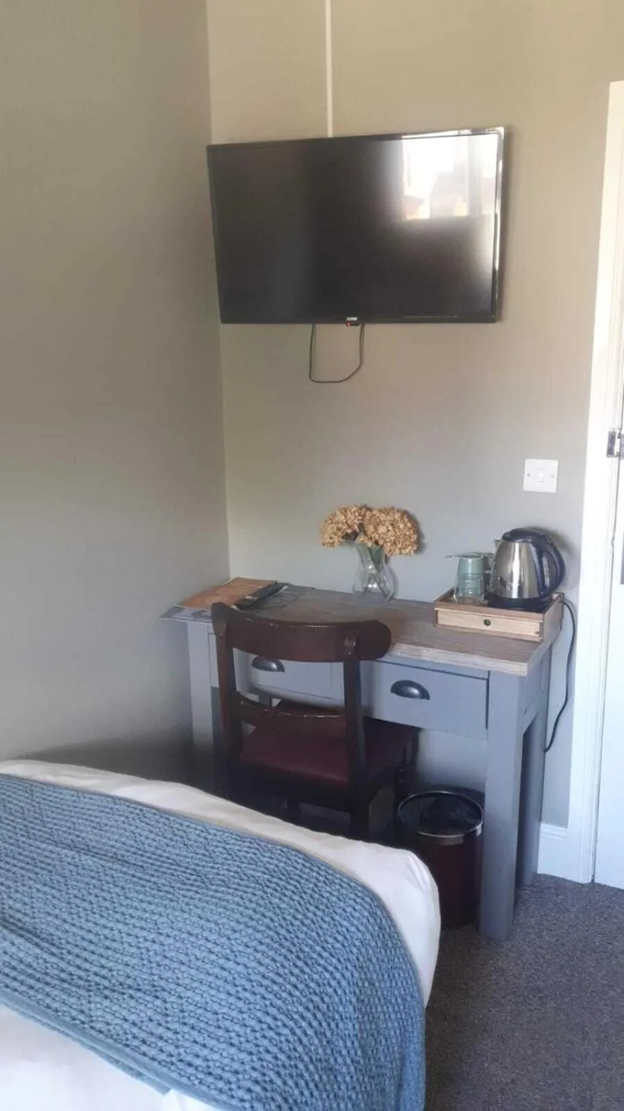 Bedroom, Bed in The Kings Head Inn, home of The Acle Steak