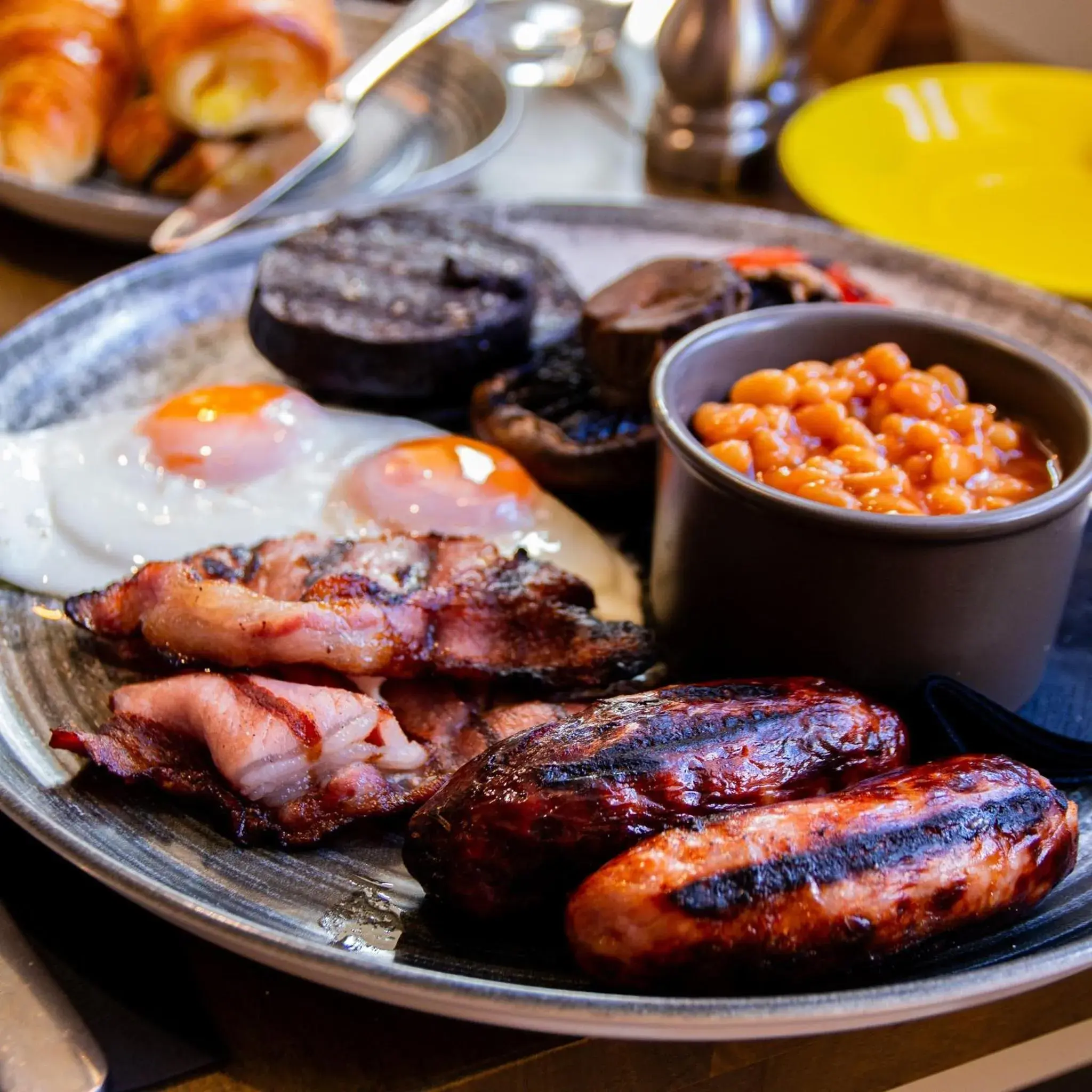 Standard Twin Room in The Kings Head Inn, Home of The Acle Steak Standard Twin Room in The Kings Head Inn, Home of The Acle Steak