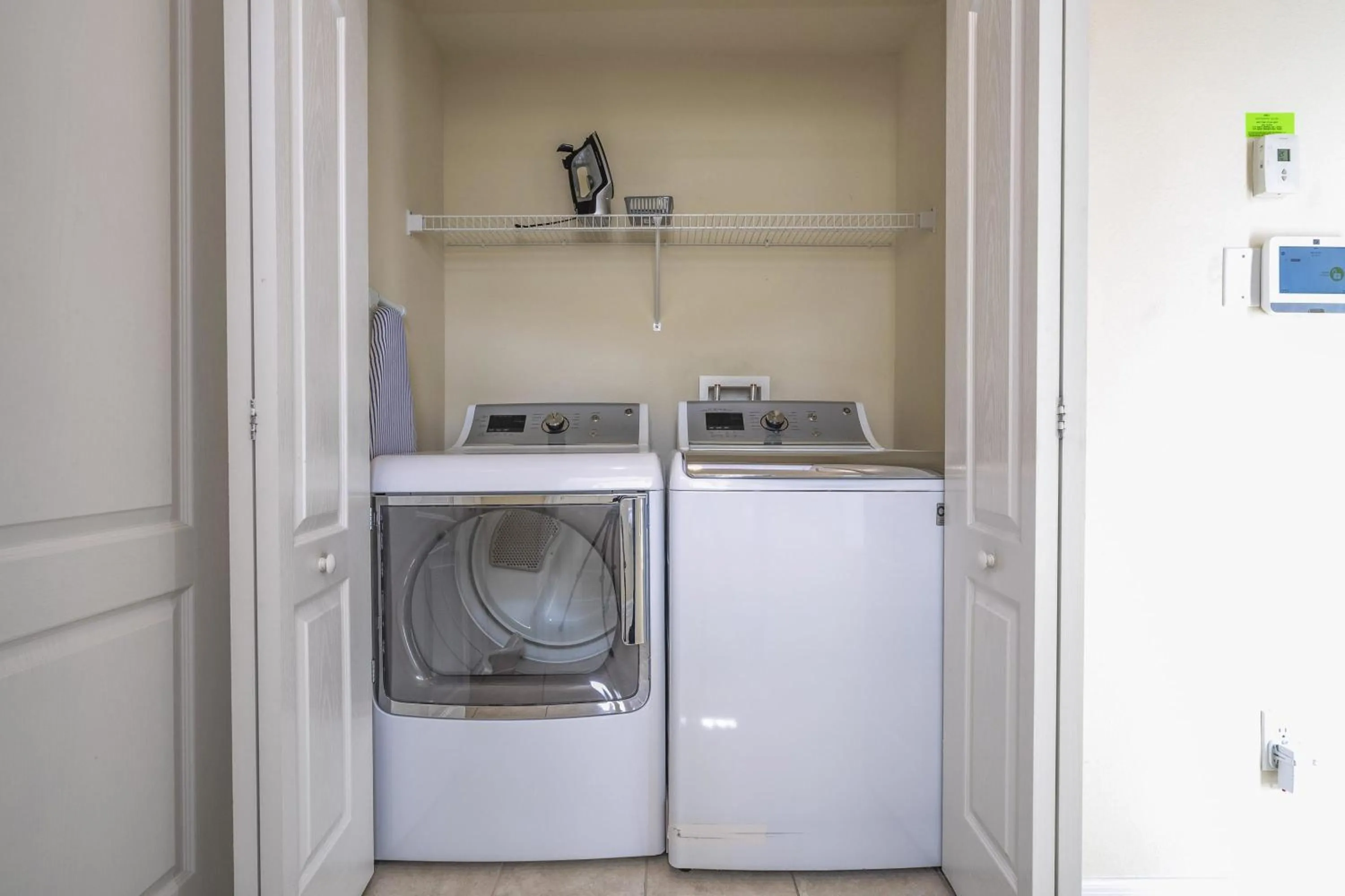 Marvelous 4Bd Close to Disney w Pool at 313 Tuscan Hills