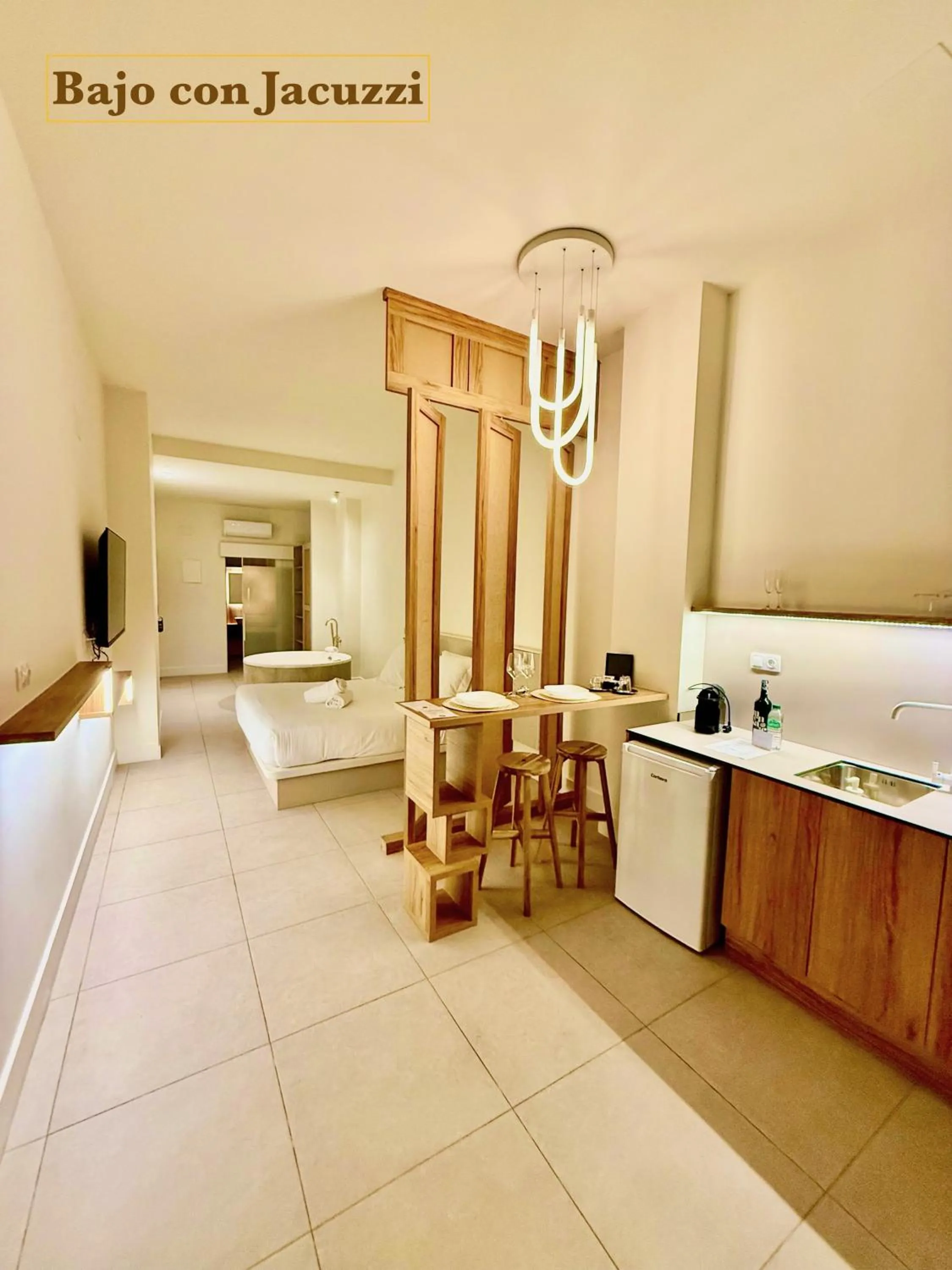 Hot Tub in Reina Victoria Velázquez