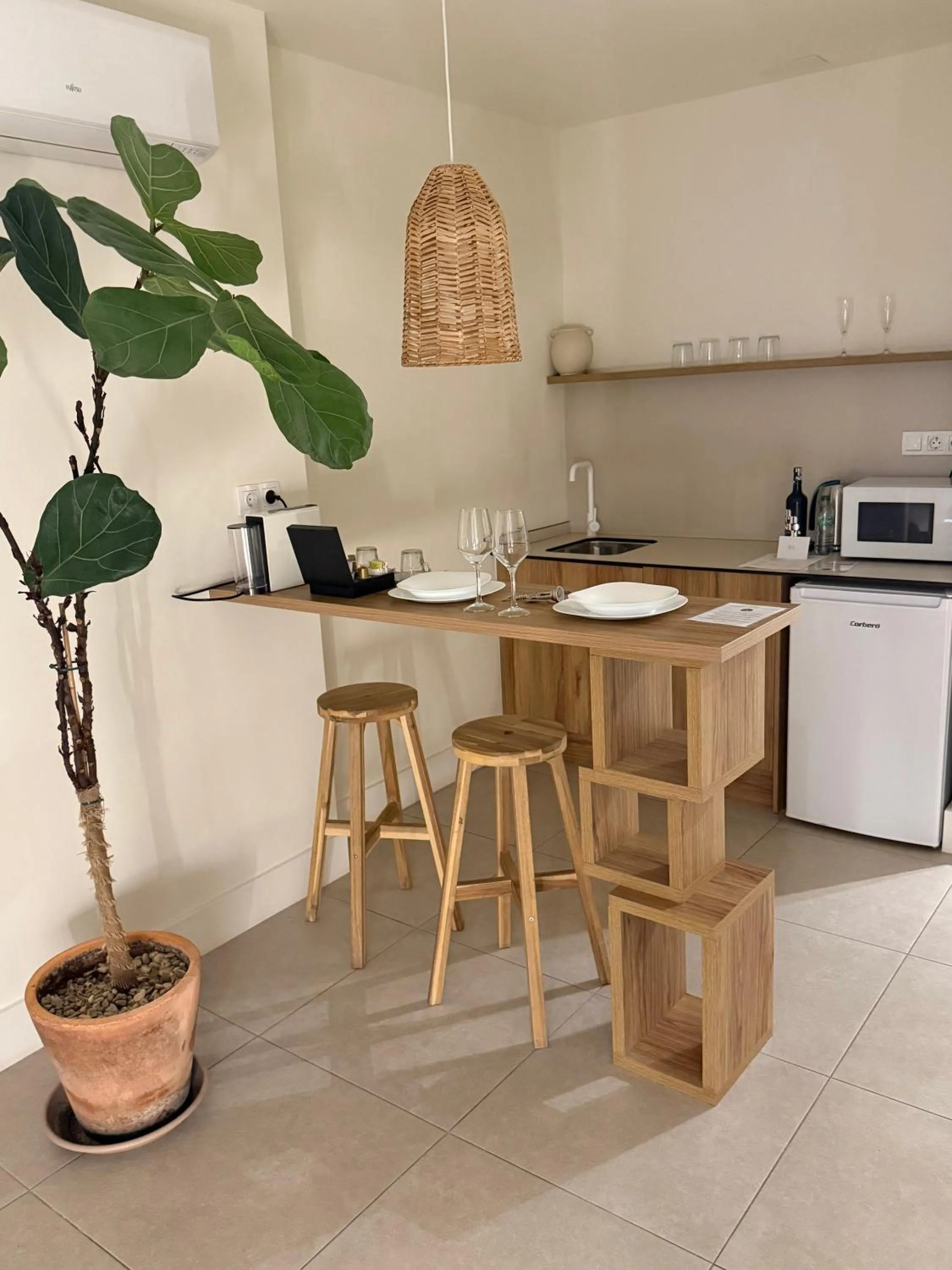 microwave in Reina Victoria Velázquez