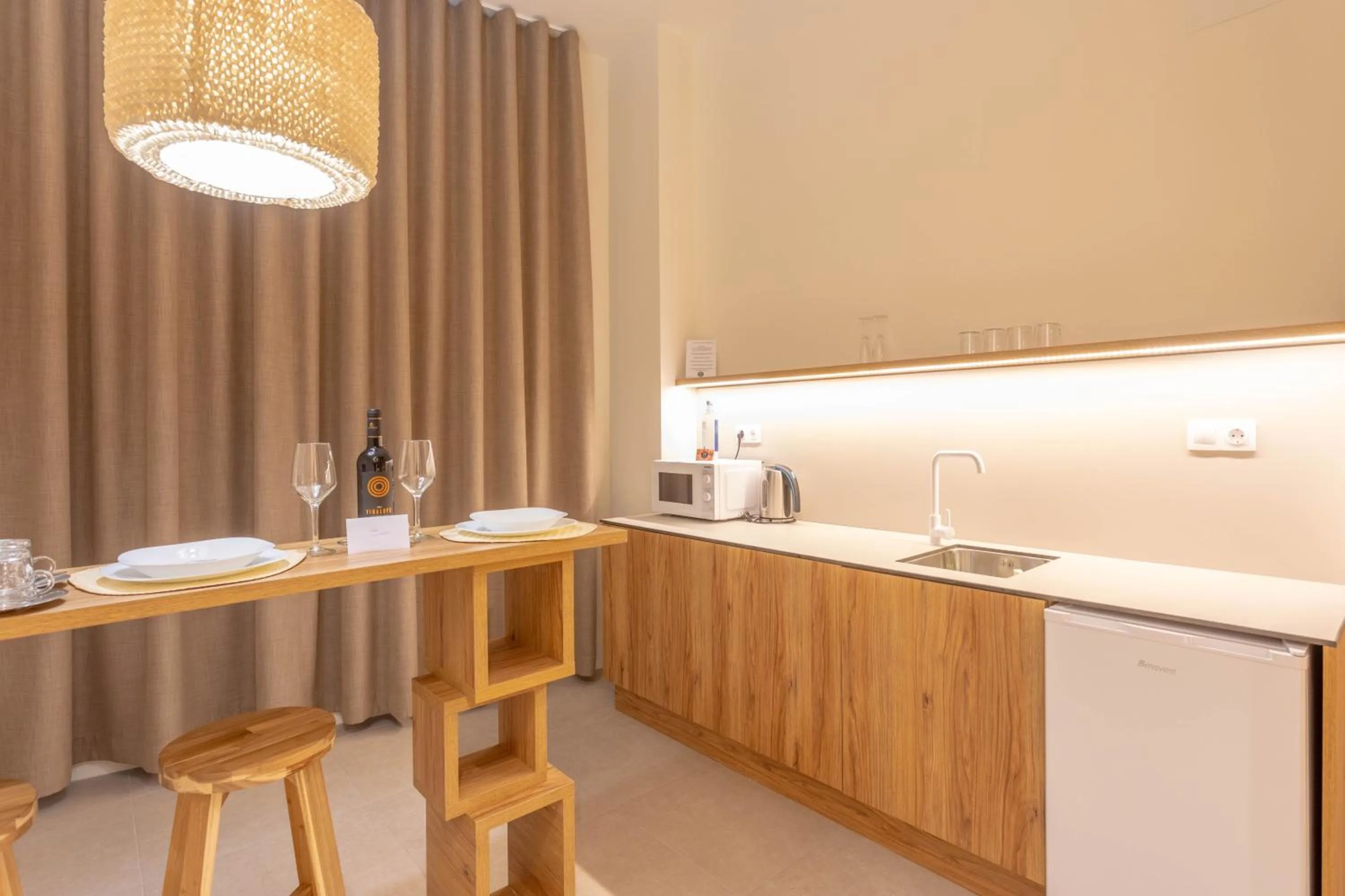 Coffee/tea facilities in Reina Victoria Velázquez