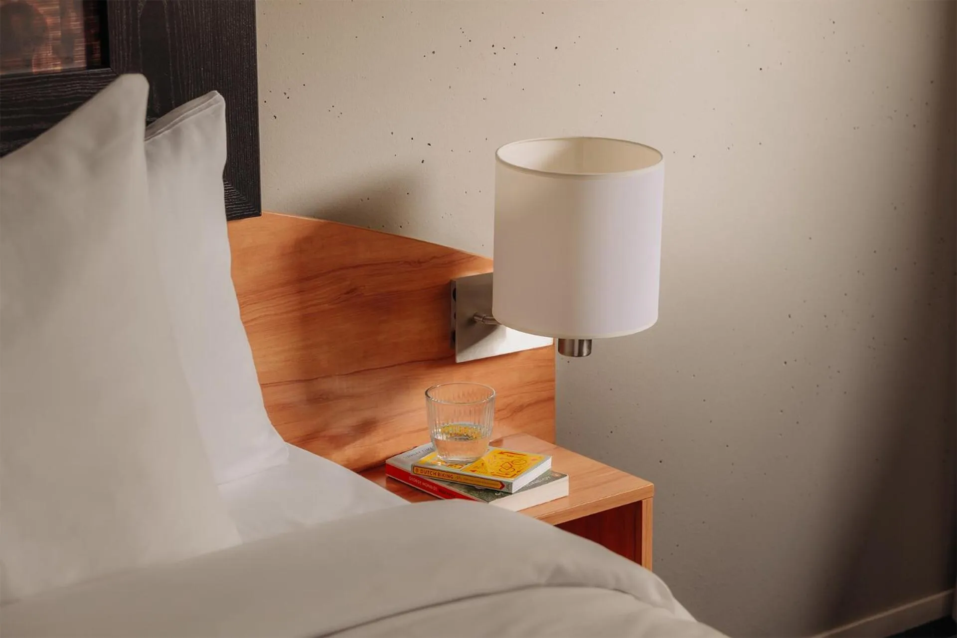 Bed in Leonardo Hotel Groningen City Center