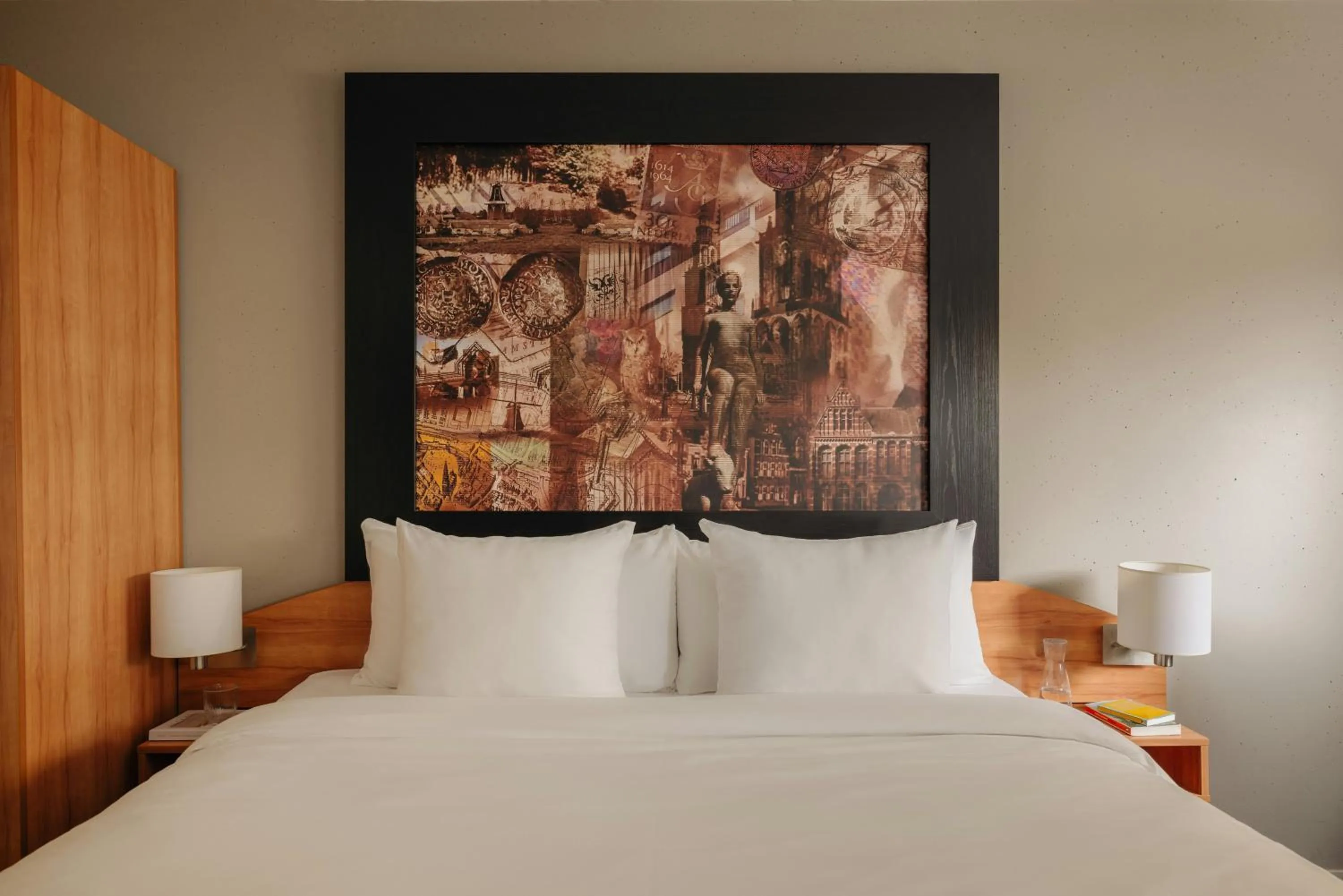 Photo of the whole room, Bed in Leonardo Hotel Groningen City Center