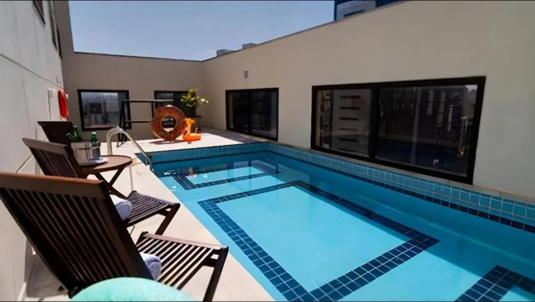Swimming pool in Q-Flat Hotel - Faria Lima