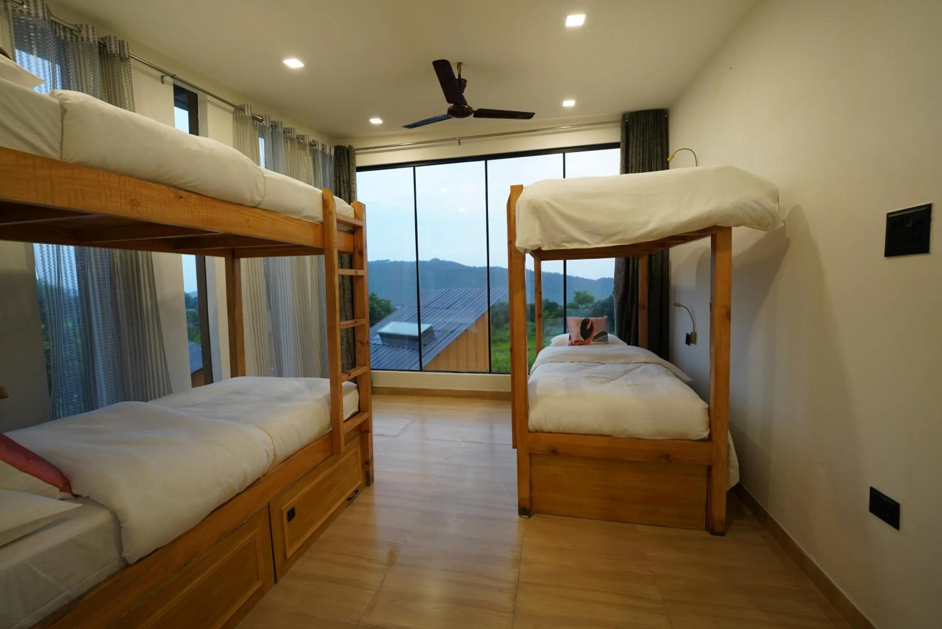 Bedroom, Bed in The Solace Bir