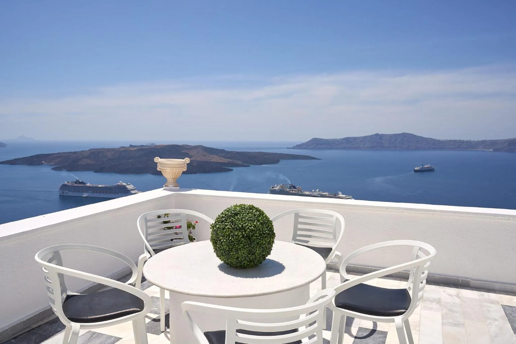 Day in Amphitheater Cave Houses