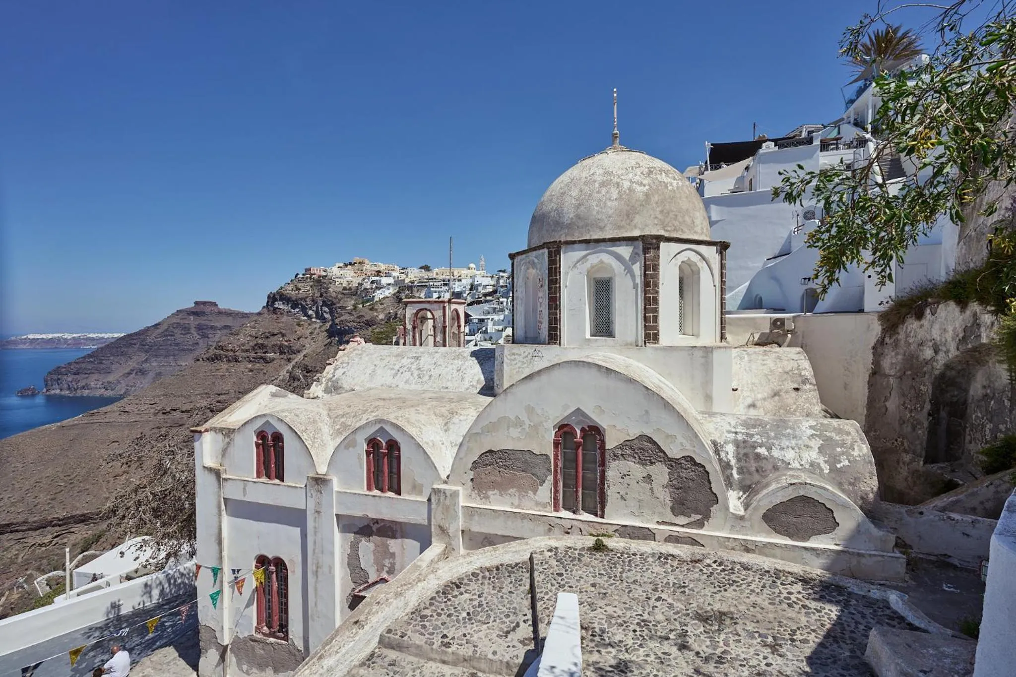 Nearby landmark in Amphitheater Cave Houses