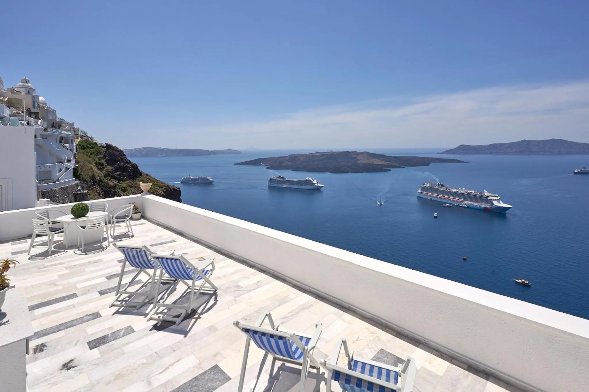 Property building in Amphitheater Cave Houses
