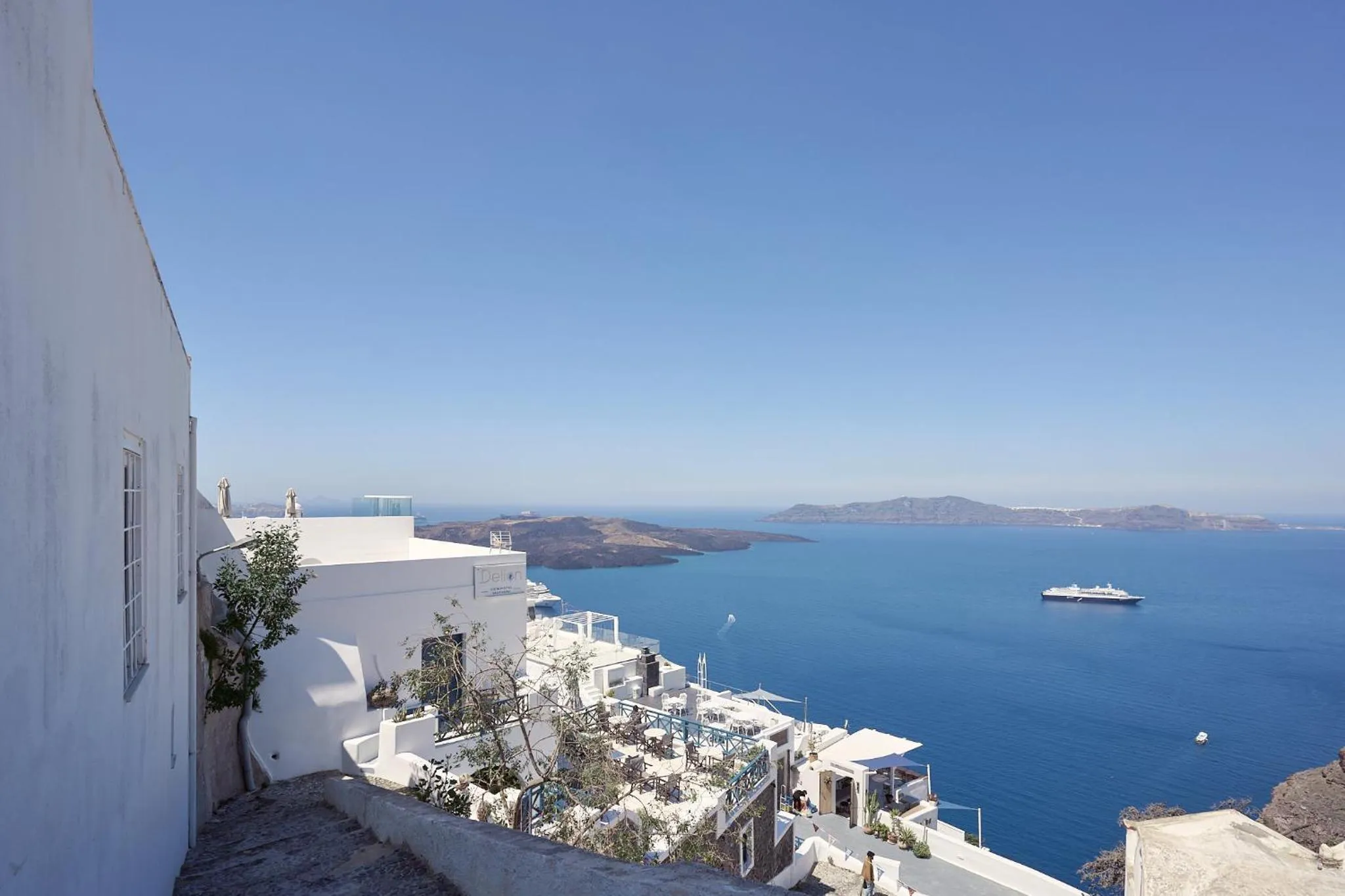 Day in Amphitheater Cave Houses