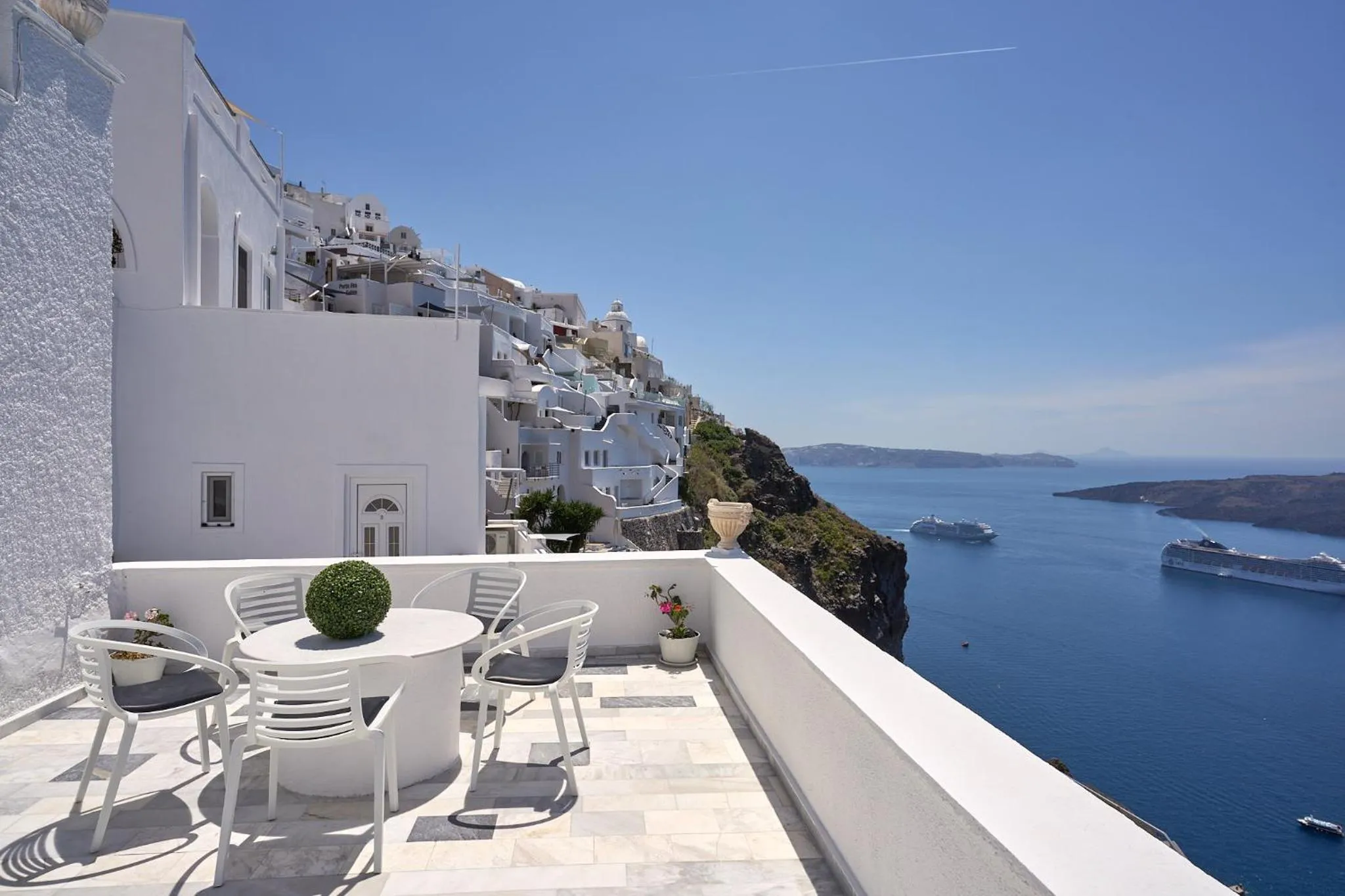 Property building in Amphitheater Cave Houses