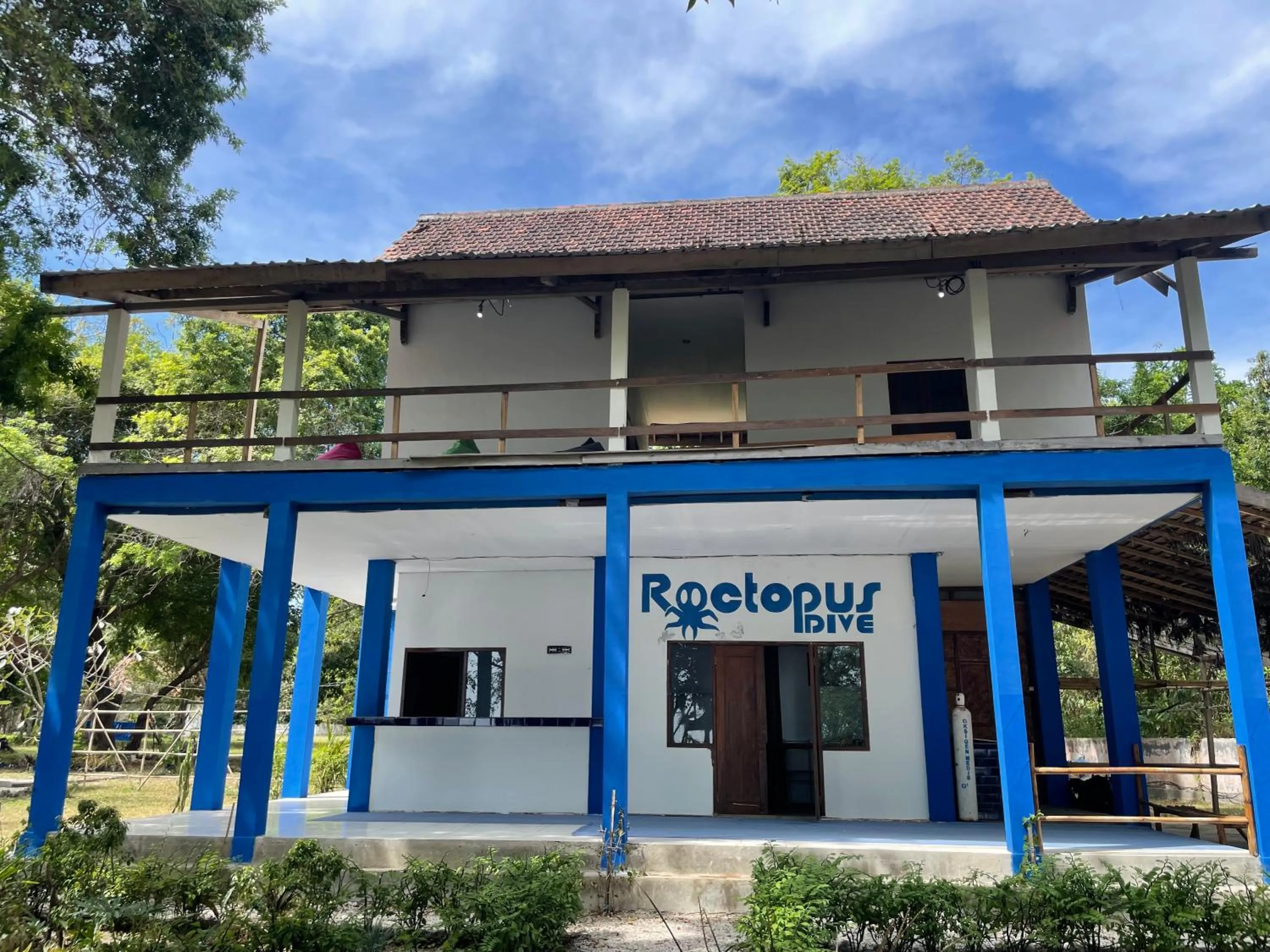 Blue EmOcean Dive Resort