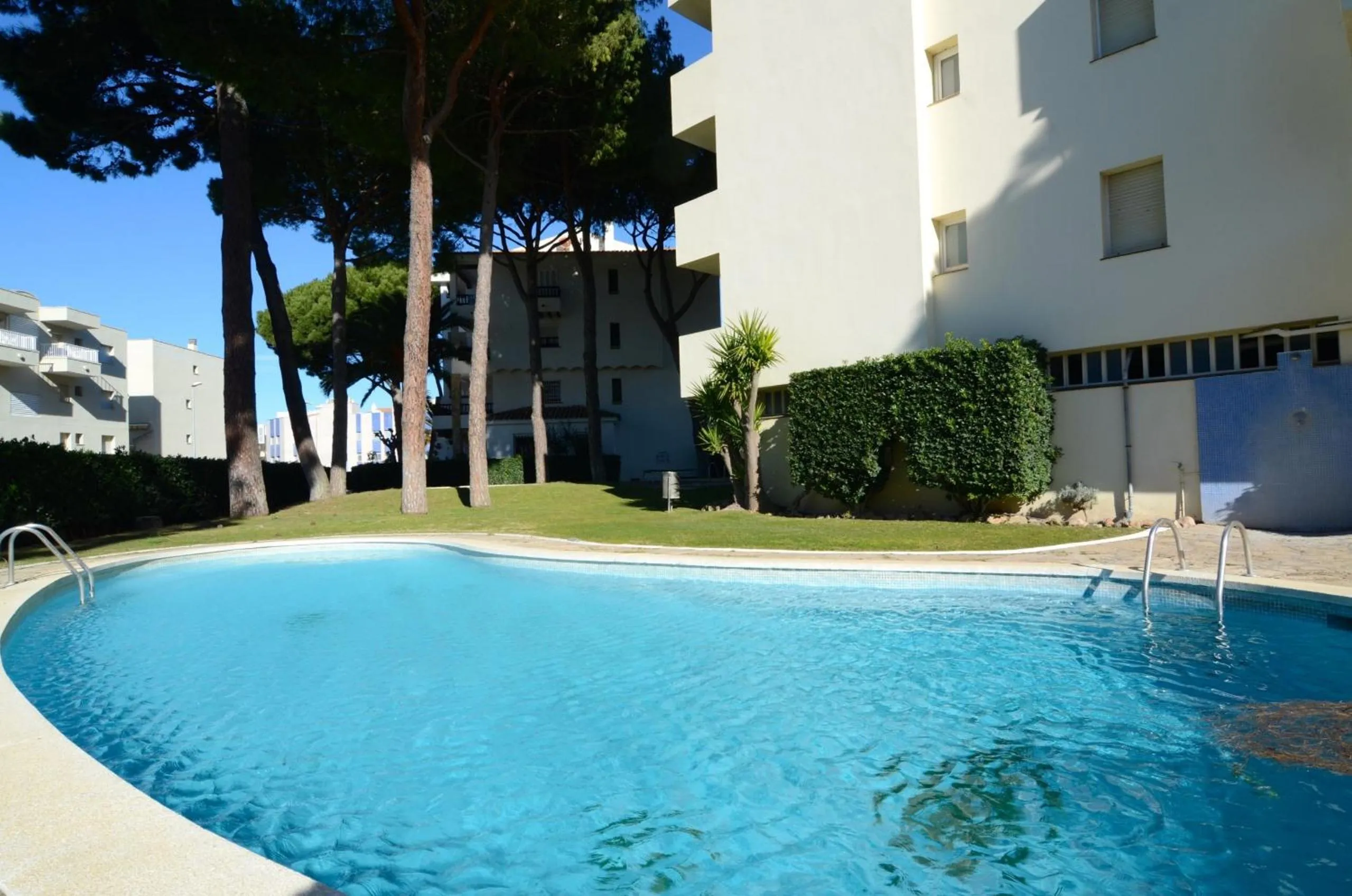 Swimming pool in Pueblo Amarres BA-101