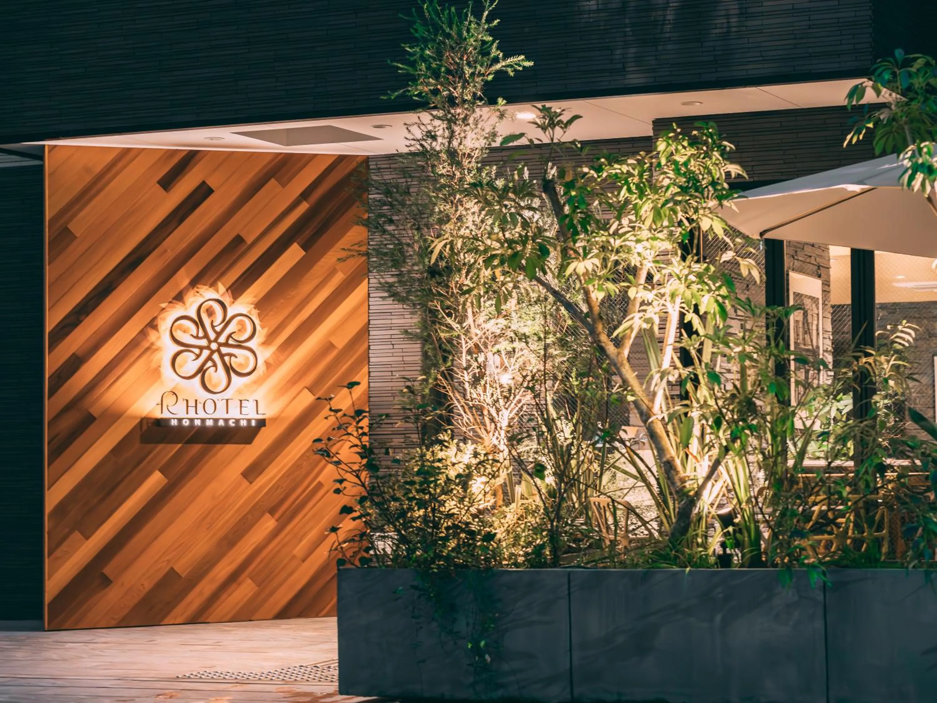 Night in R Hotel Honmachi