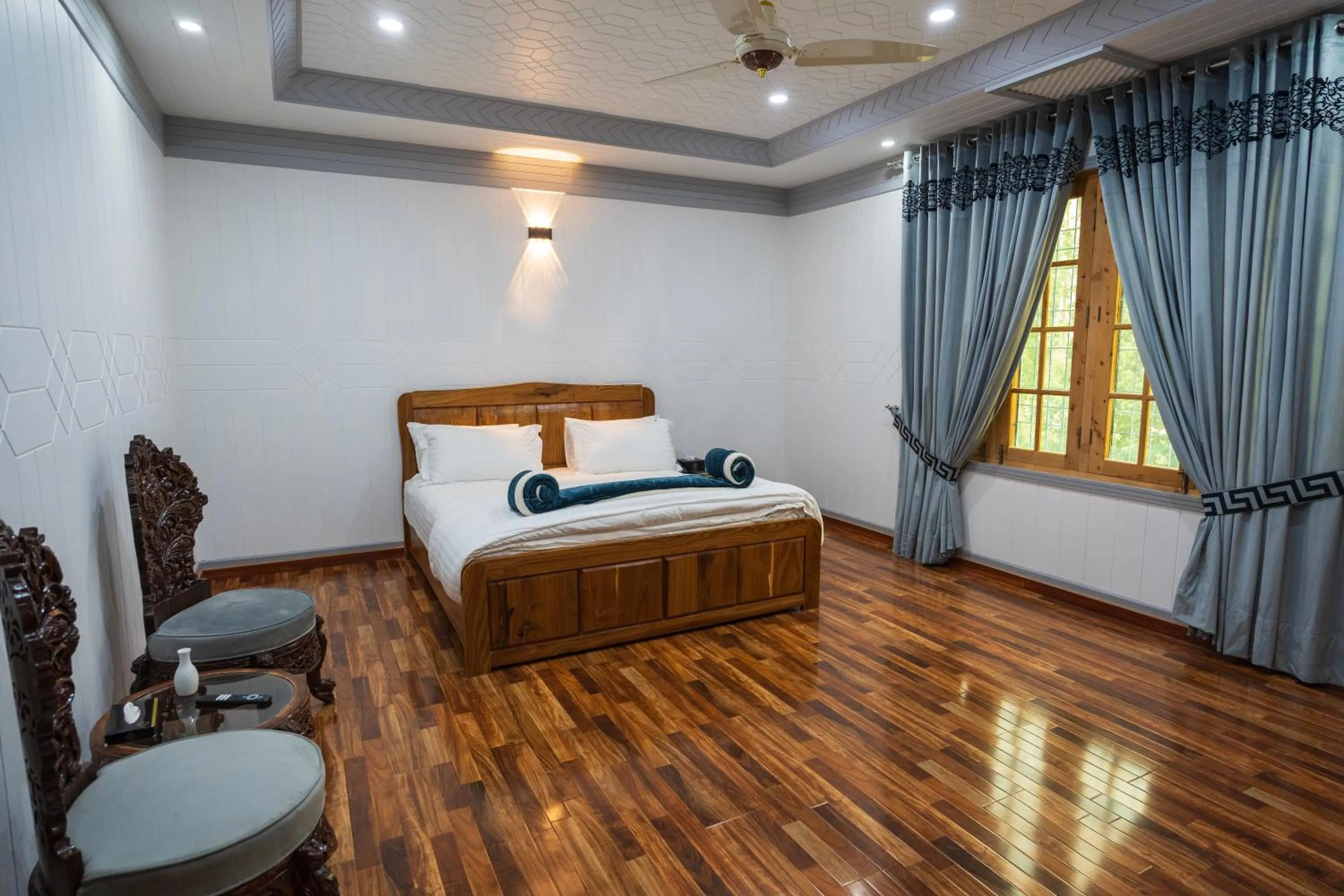 Bedroom, Bed in Dirleh Hotel