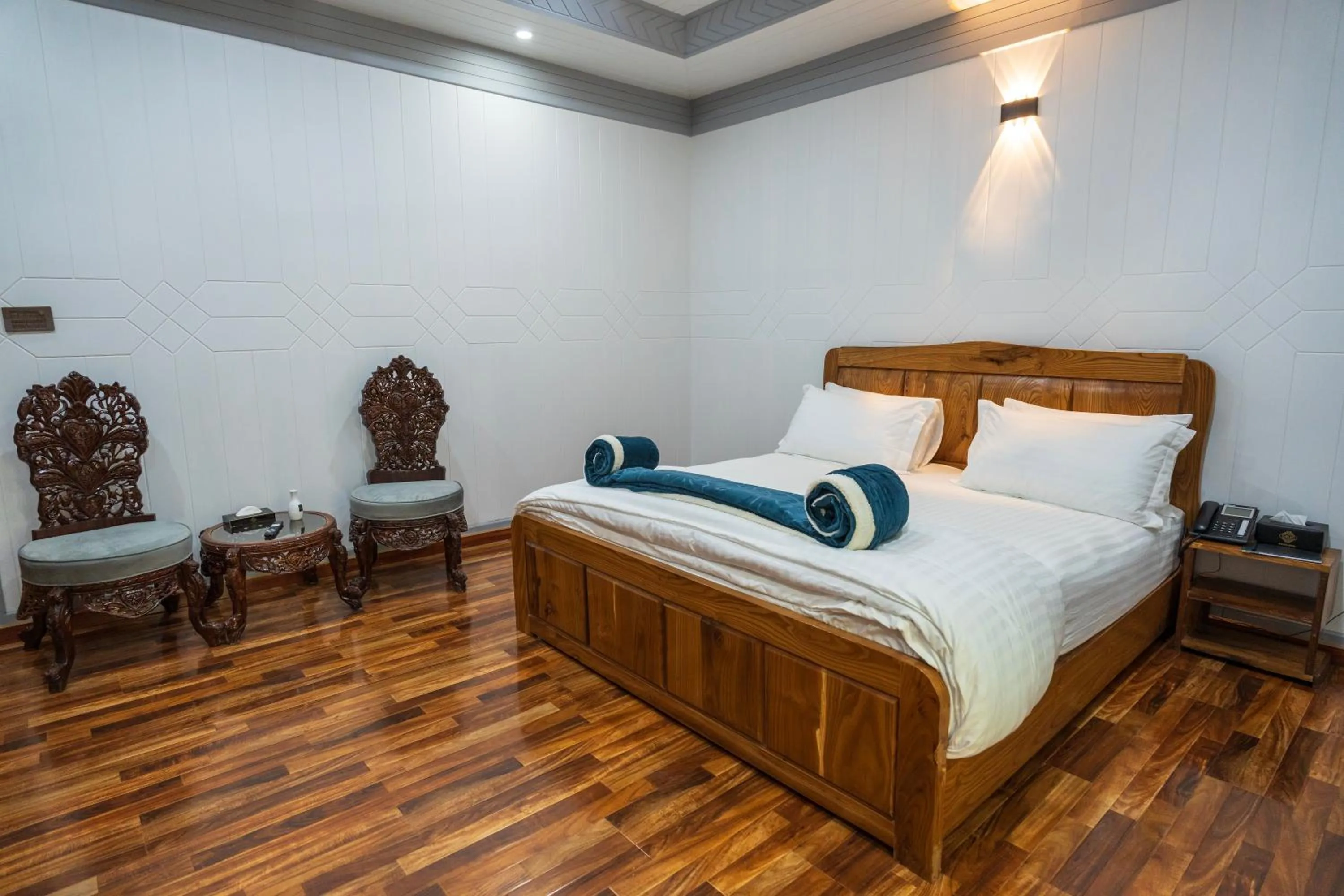 Bedroom, Bed in Dirleh Hotel