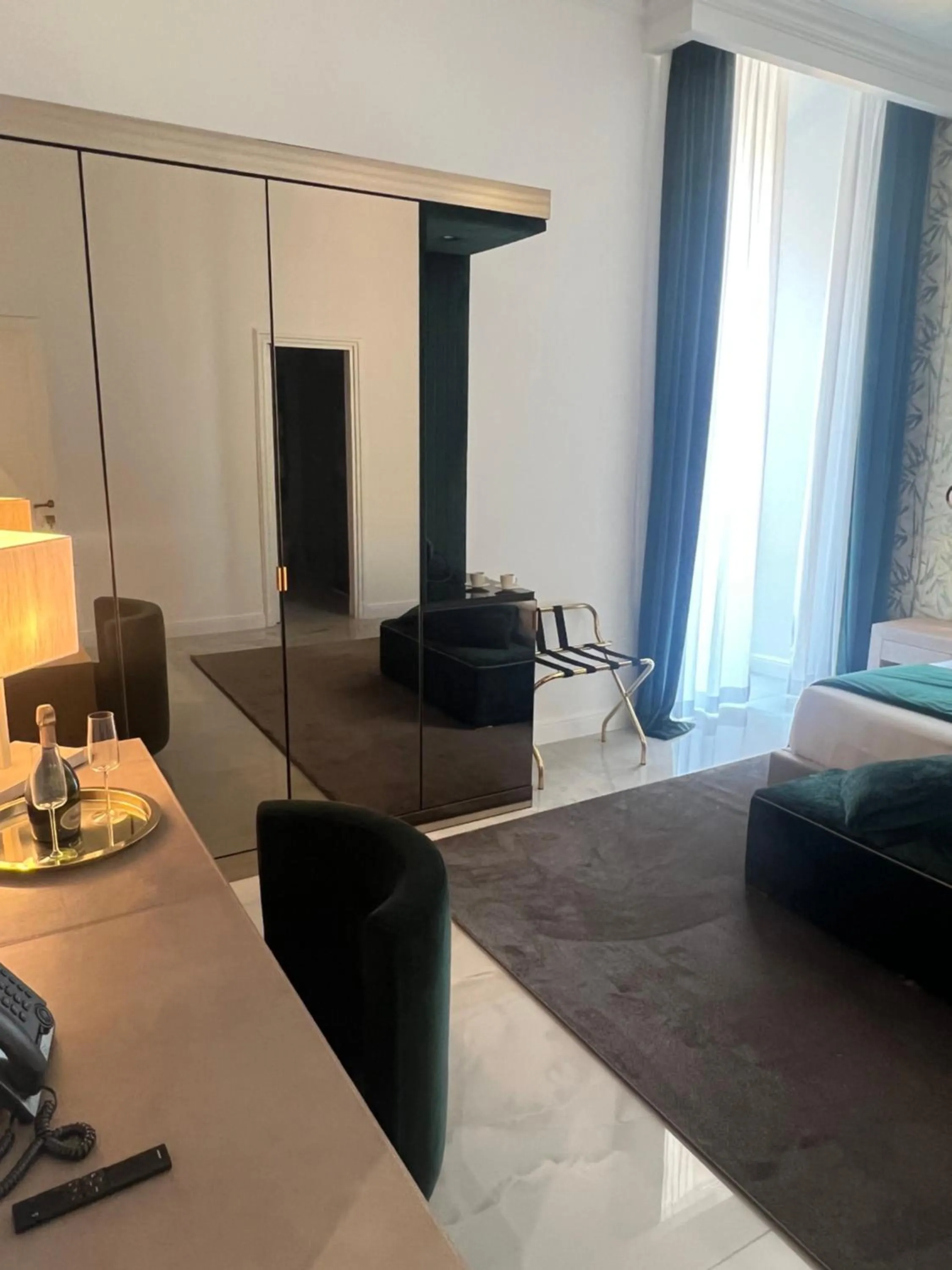 wardrobe in Màs Boutique Hotel Rome