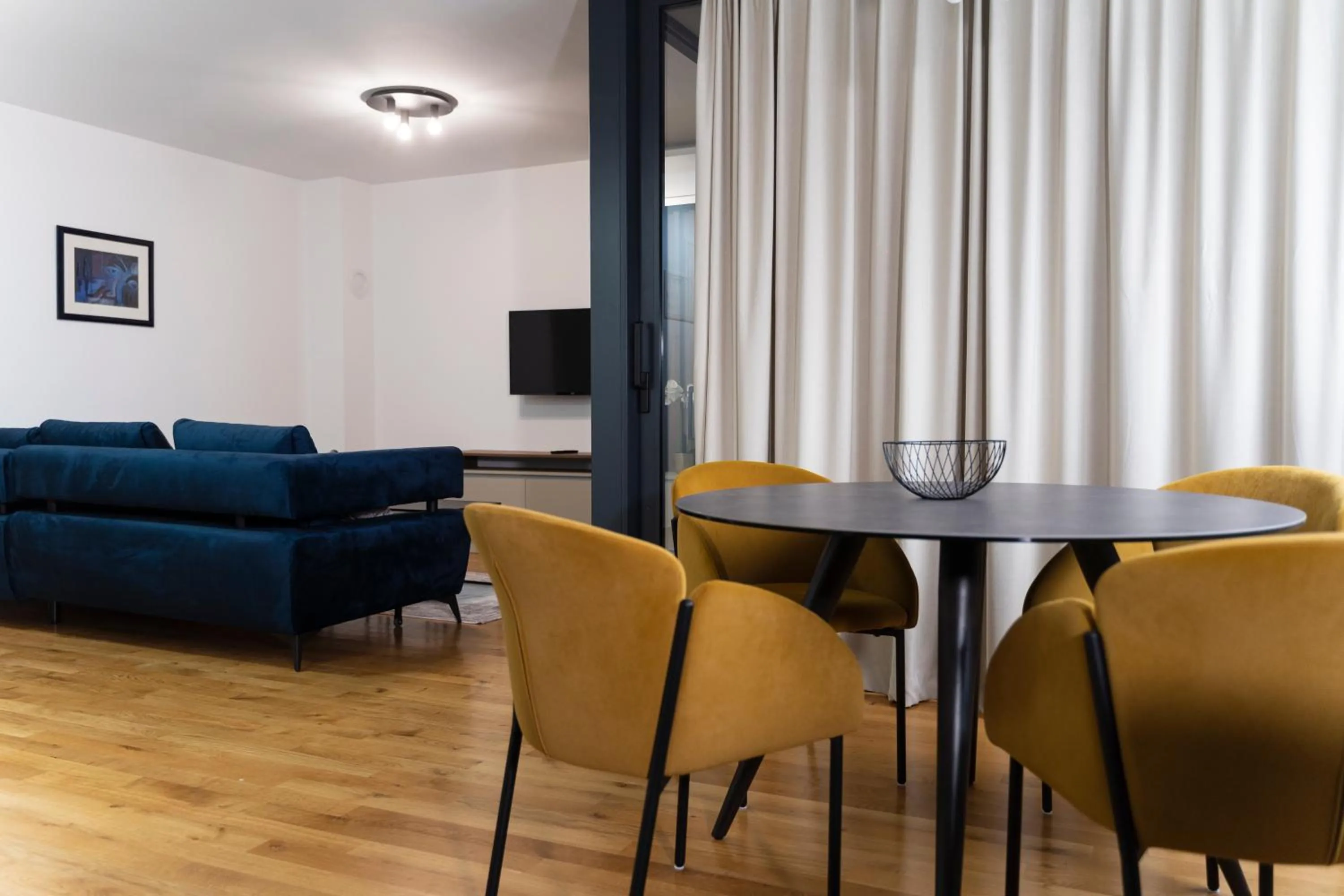 Communal lounge/ TV room in Mistral Retreat Zadar