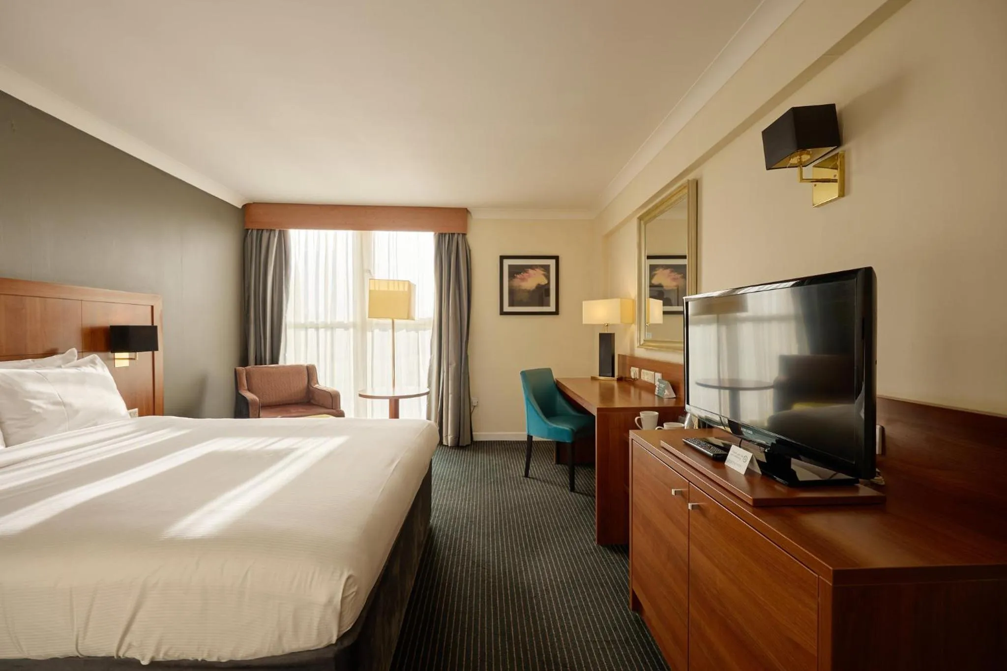 Photo of the whole room, Bed in Holiday Inn Newcastle Gosforth Park by IHG