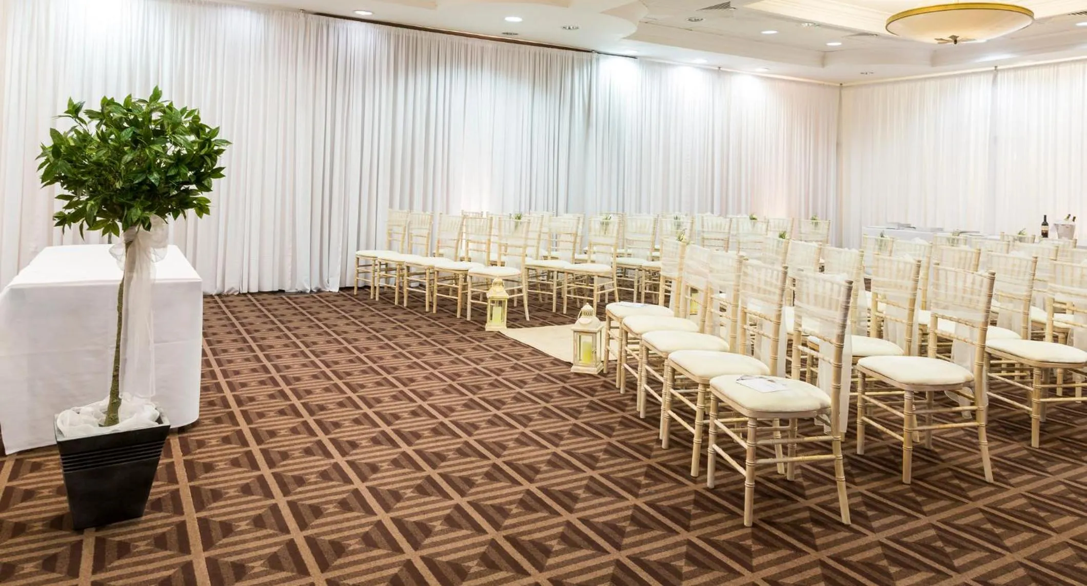 Meeting/conference room in Holiday Inn Newcastle Gosforth Park by IHG
