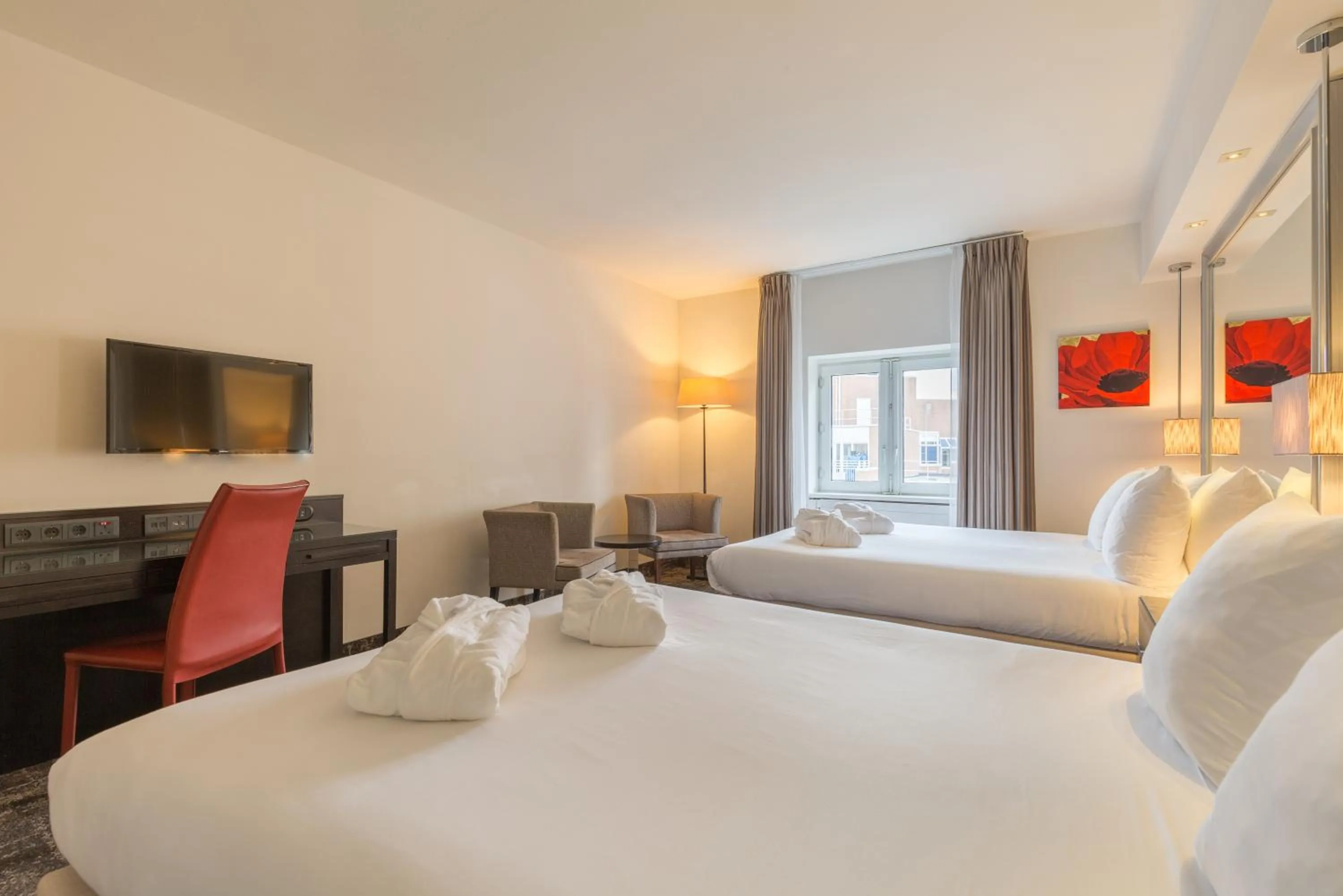 Bedroom, Bed in Grand Hotel Amrâth Kurhaus The Hague Scheveningen