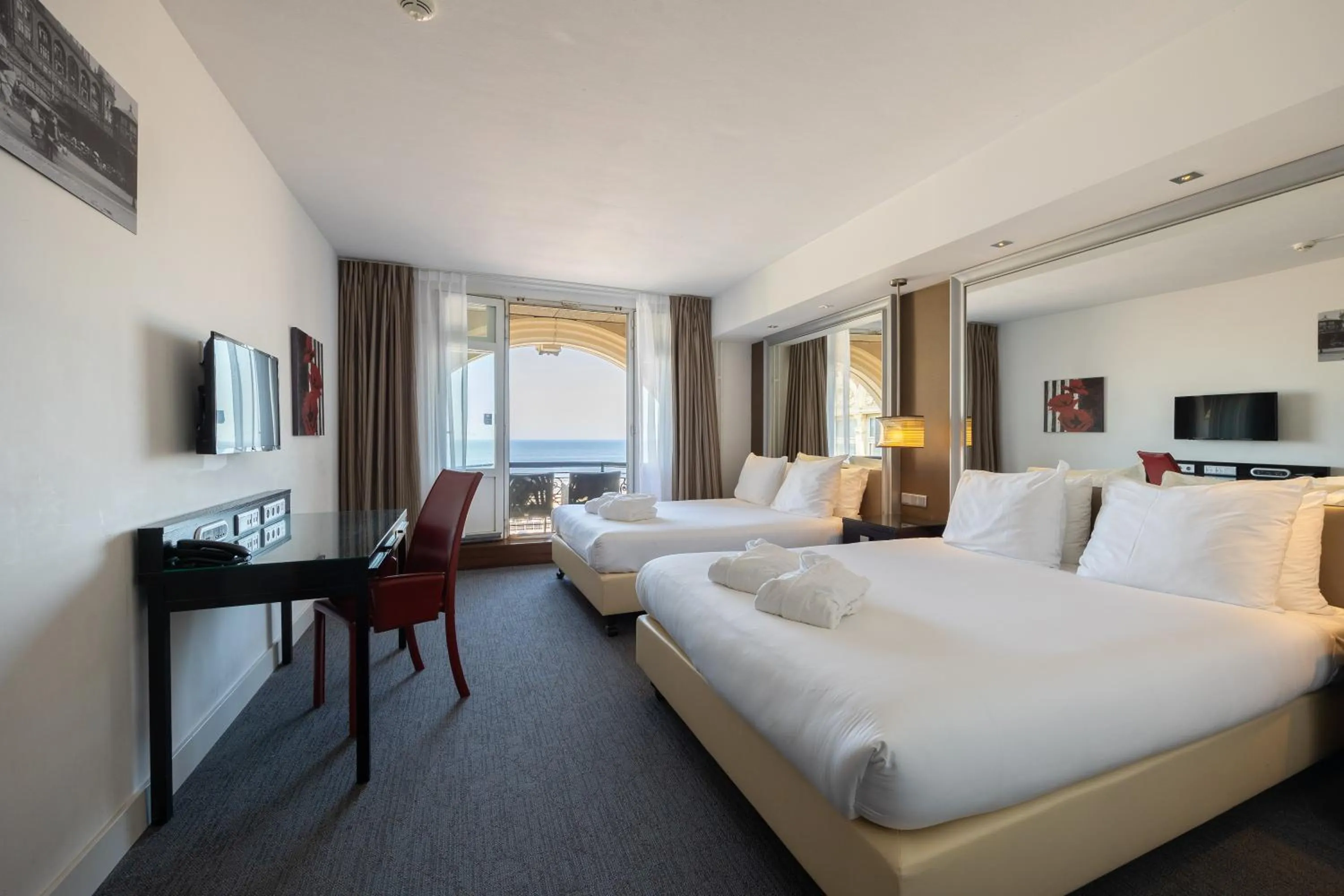 Bedroom, Bed in Grand Hotel Amrâth Kurhaus The Hague Scheveningen