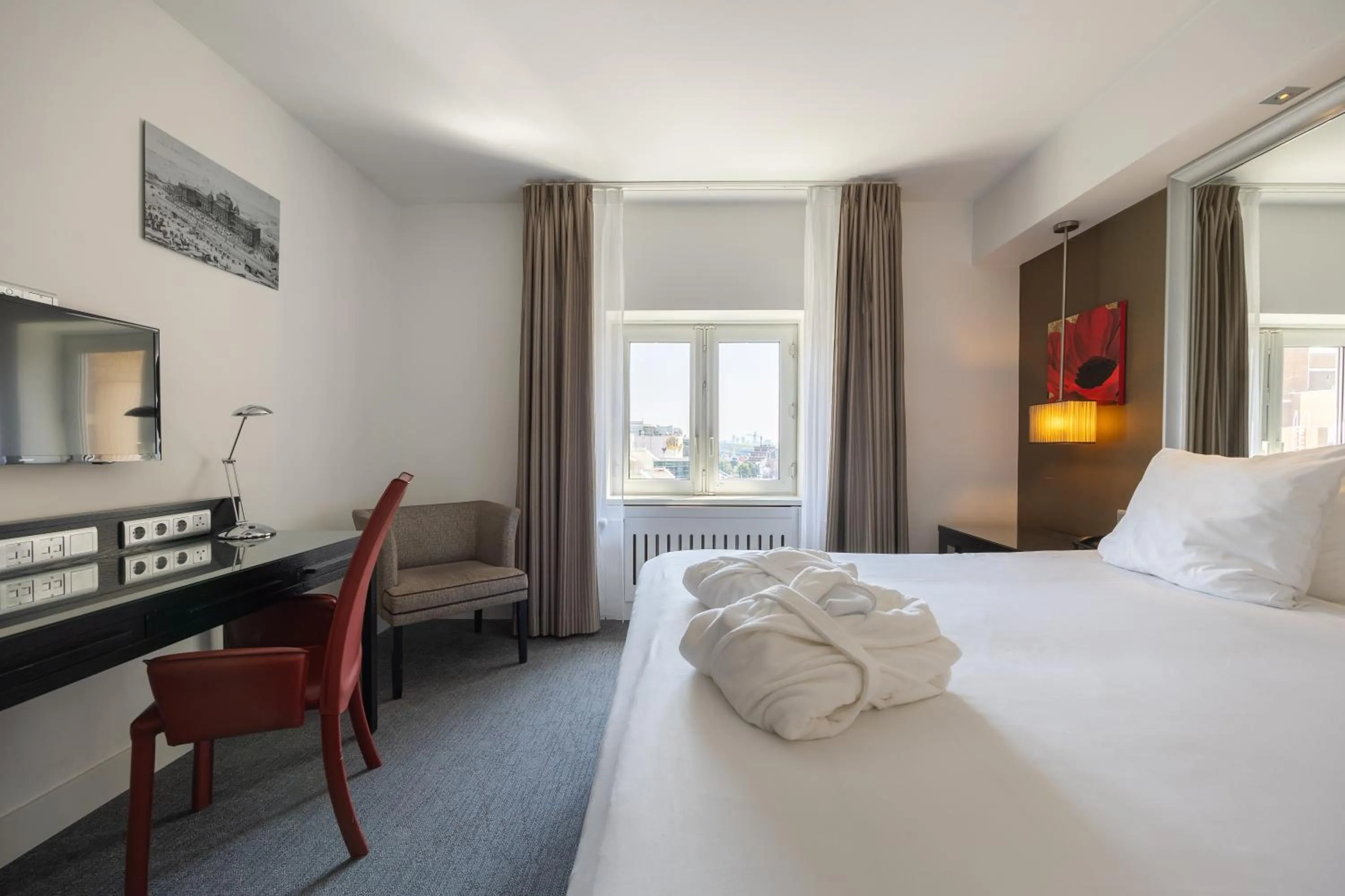 Bedroom, Bed in Grand Hotel Amrâth Kurhaus The Hague Scheveningen