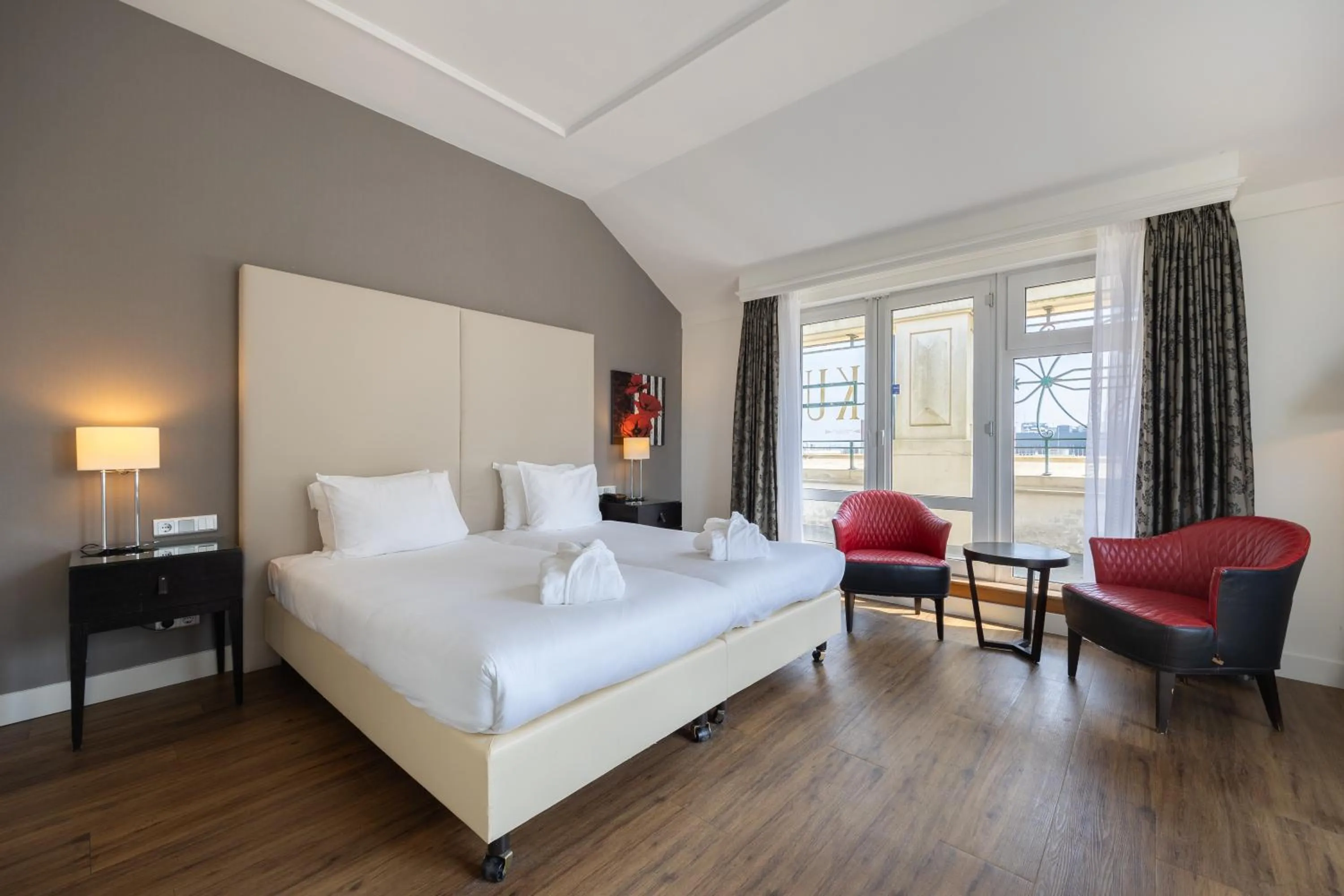 Bedroom, Bed in Grand Hotel Amrâth Kurhaus The Hague Scheveningen