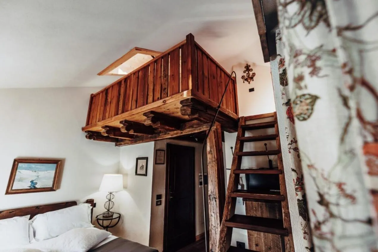 Photo of the whole room, Bed in Locanda La Brenva - Estella Hotel Collection & Experience