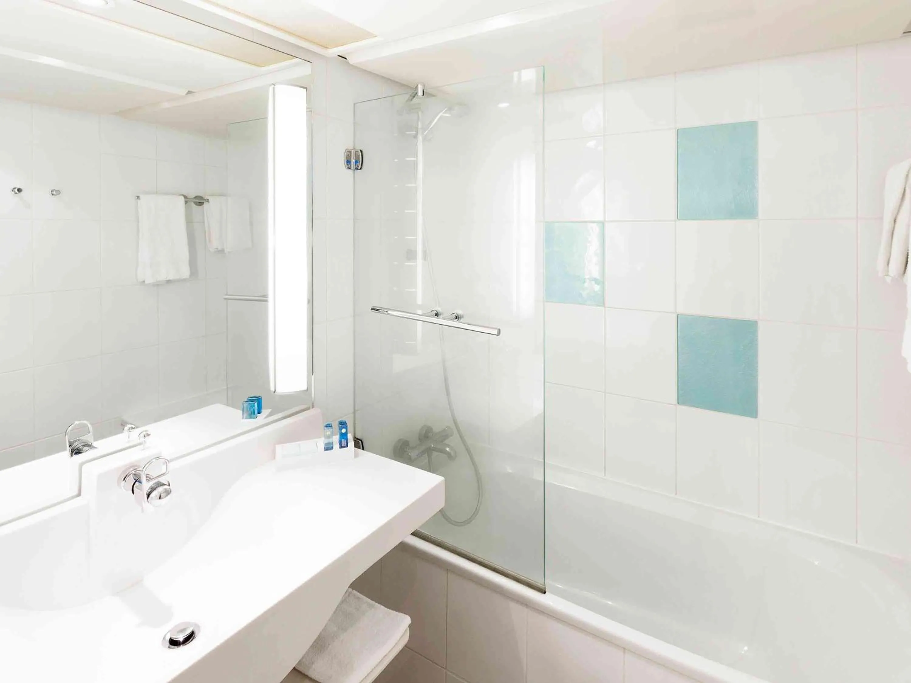 Photo of the whole room in Novotel Newcastle Airport