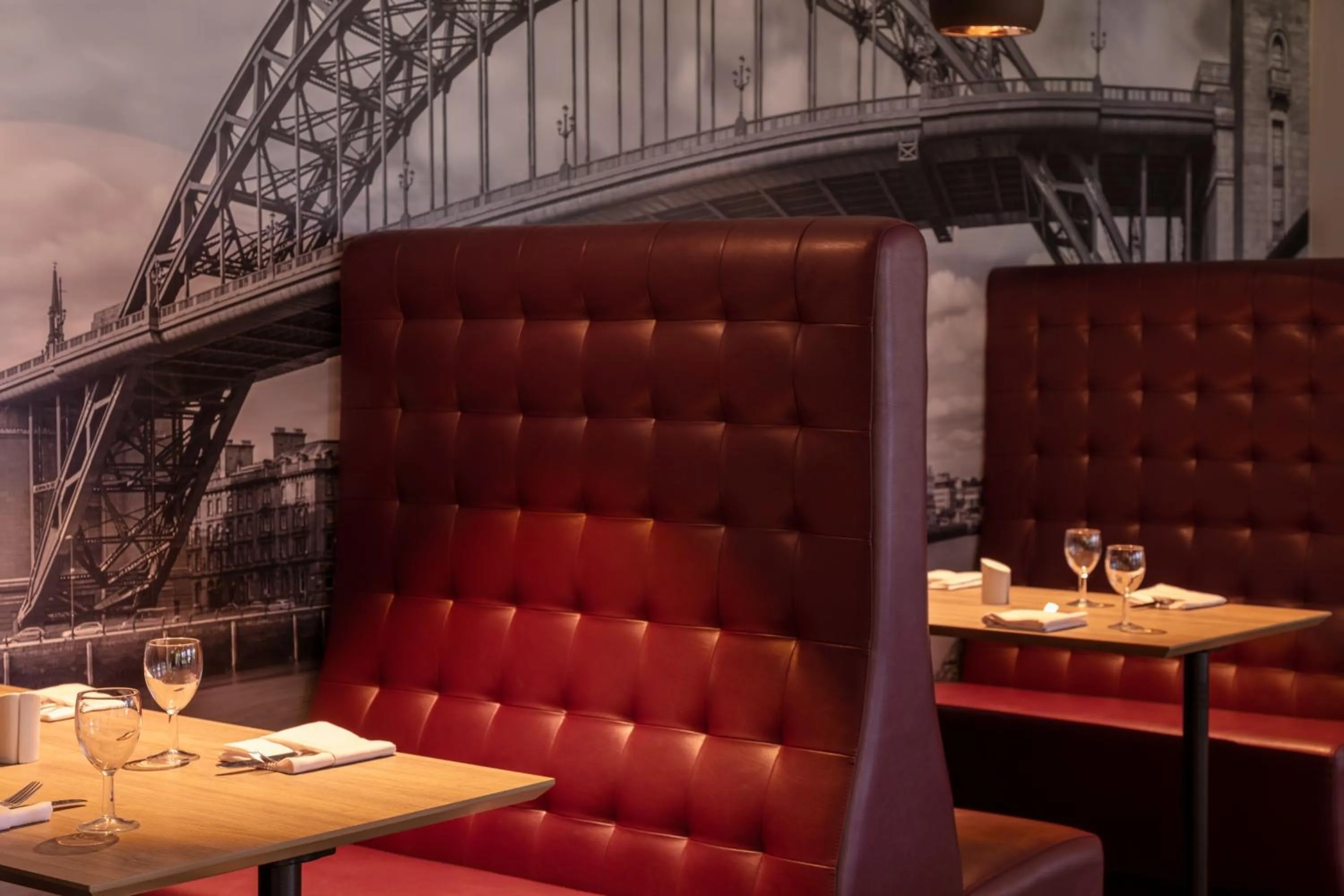 Restaurant/places to eat in Novotel Newcastle Airport