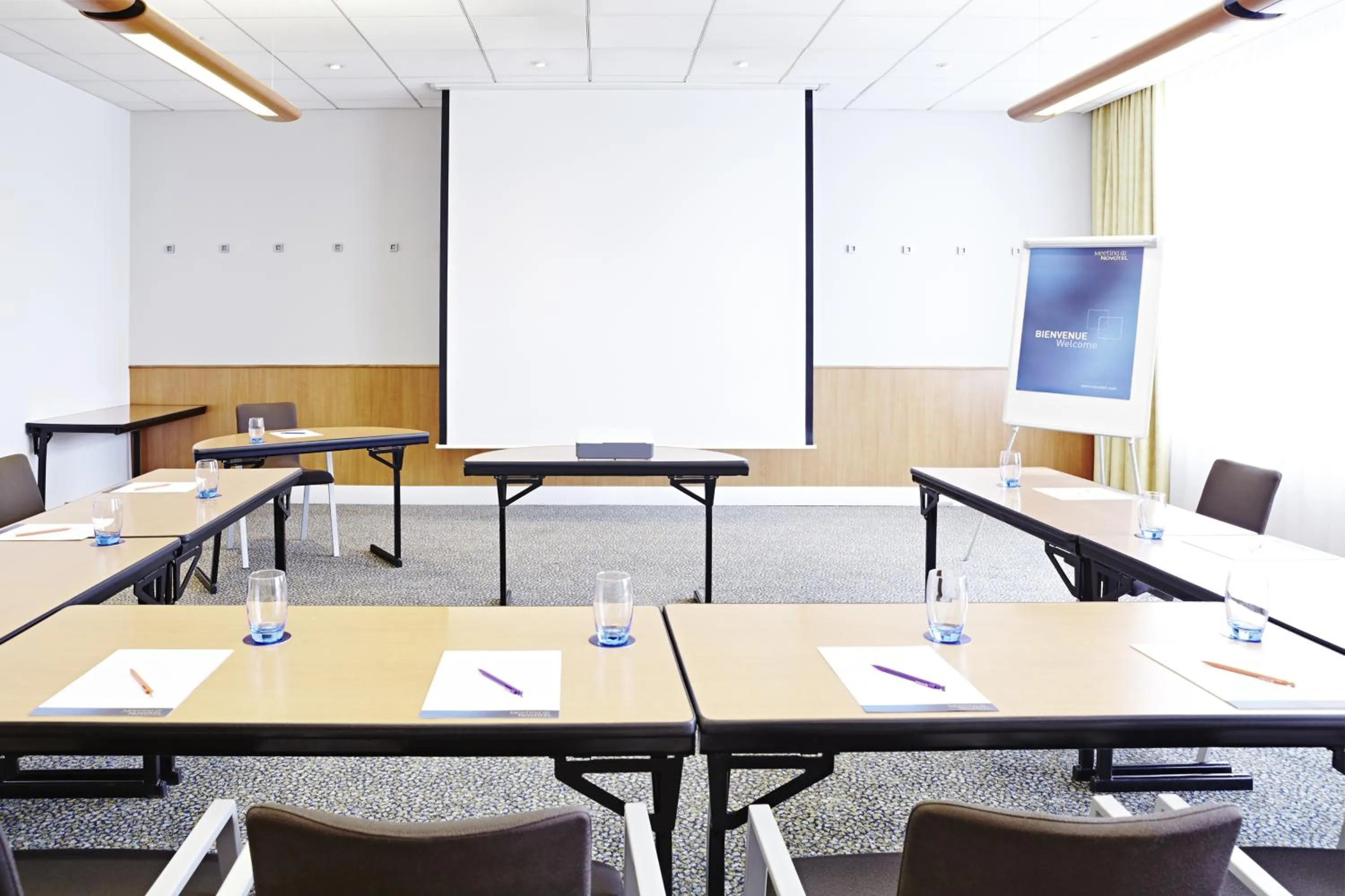 Meeting/conference room in Novotel Newcastle Airport