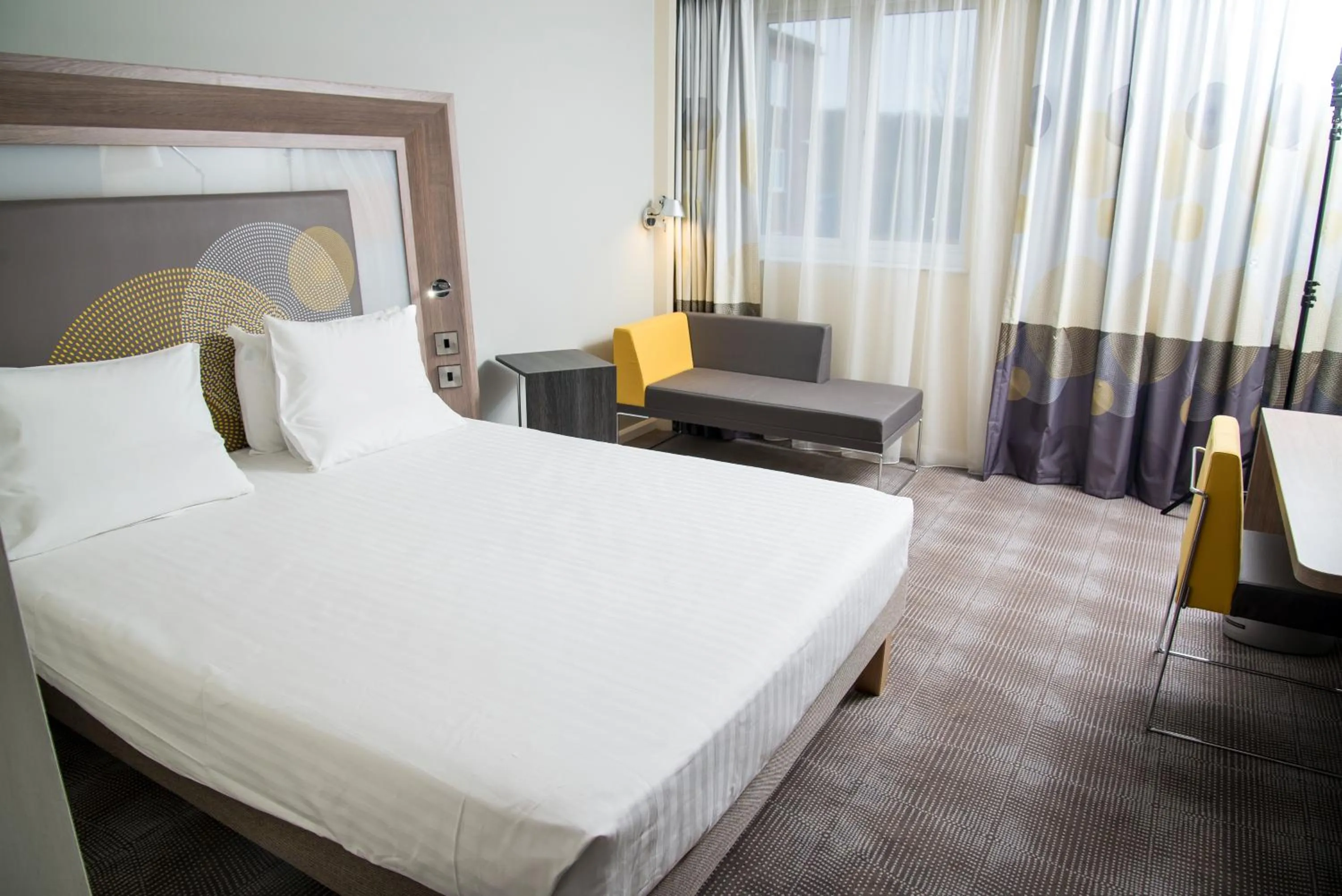 Bed in Novotel Newcastle Airport