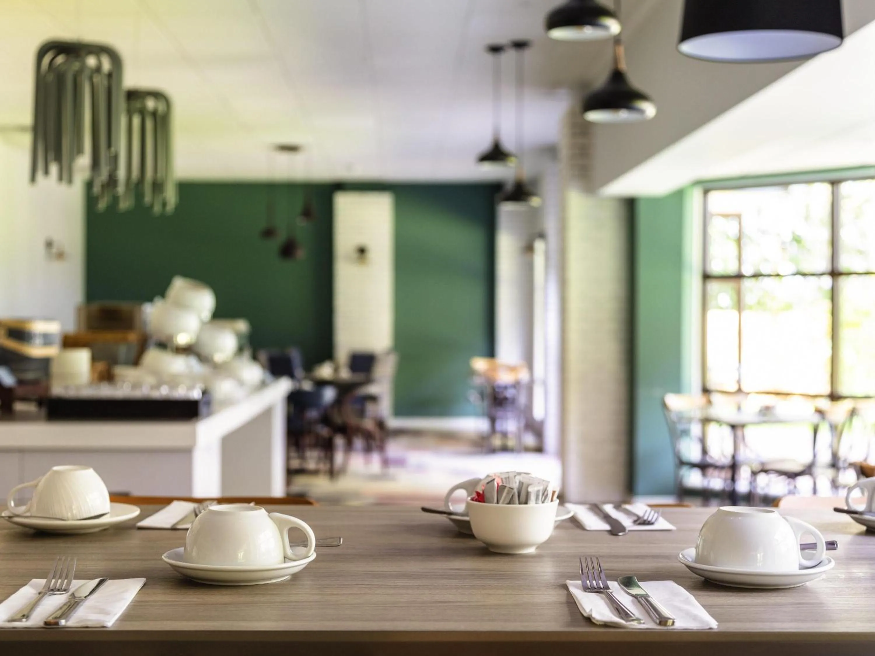 Restaurant/places to eat in Novotel Newcastle Airport