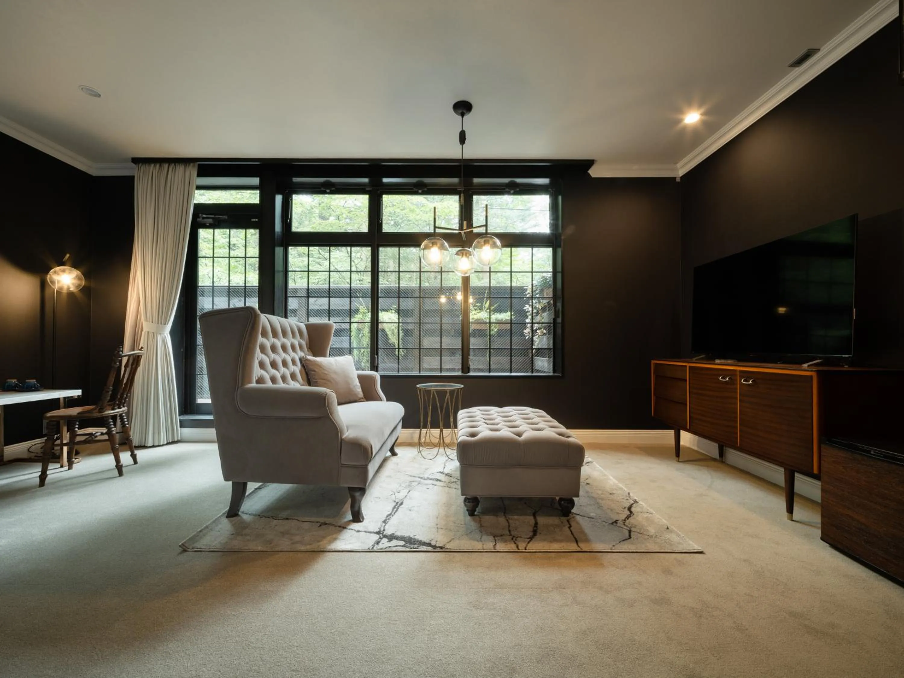 Photo of the whole room in LONGINGHOUSE Kyukaruizawa Suwanomori