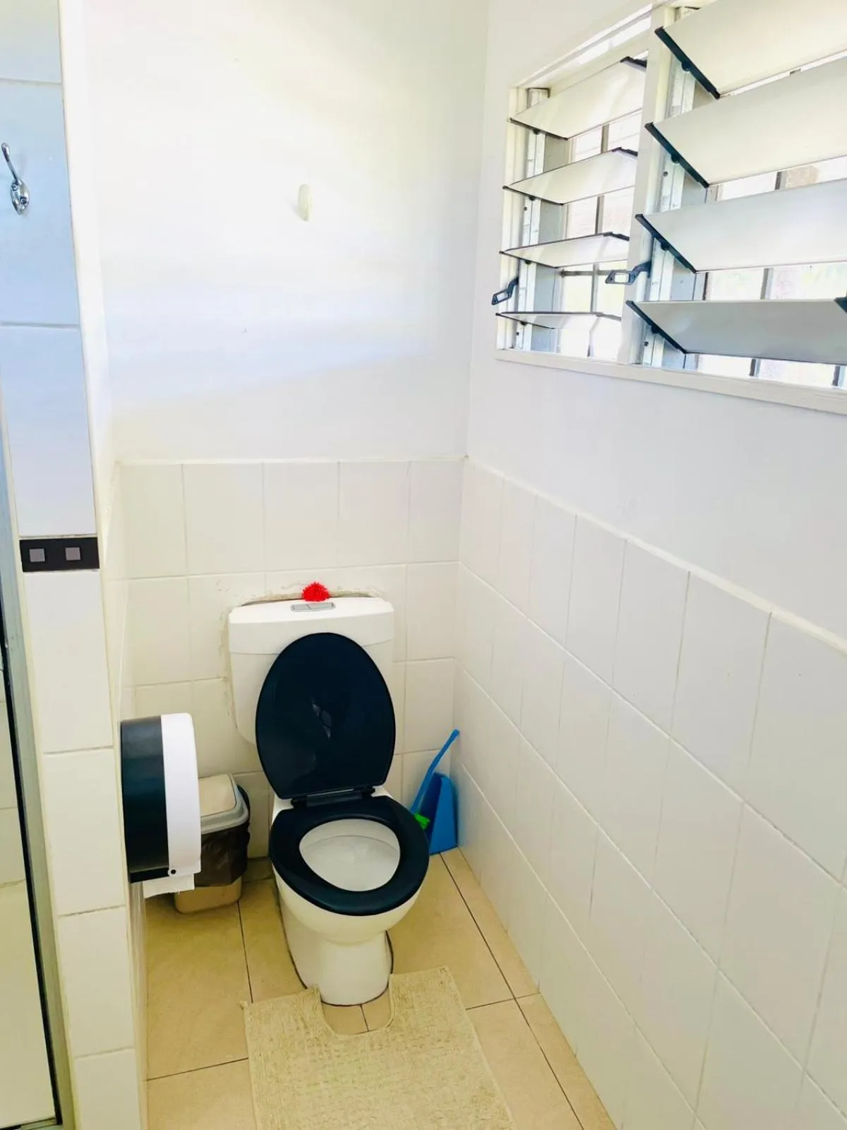 Toilet in The Ideal Bed & Breakfast